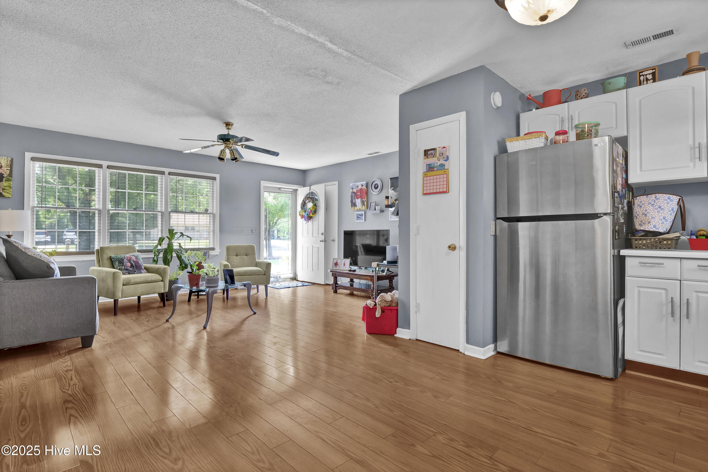 5325 Lord Tennyson Road Property Photo 10