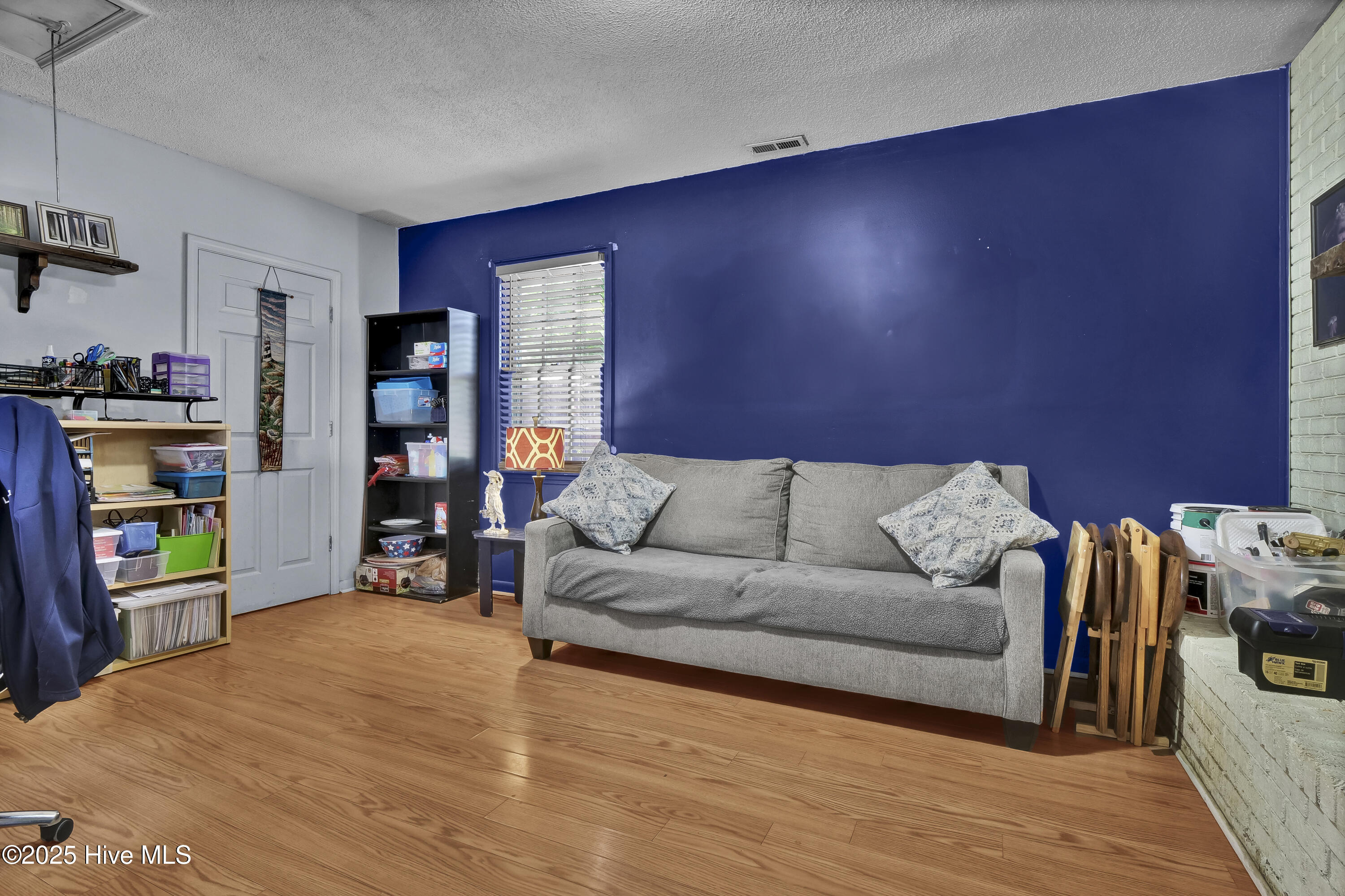 5325 Lord Tennyson Road Property Photo 11