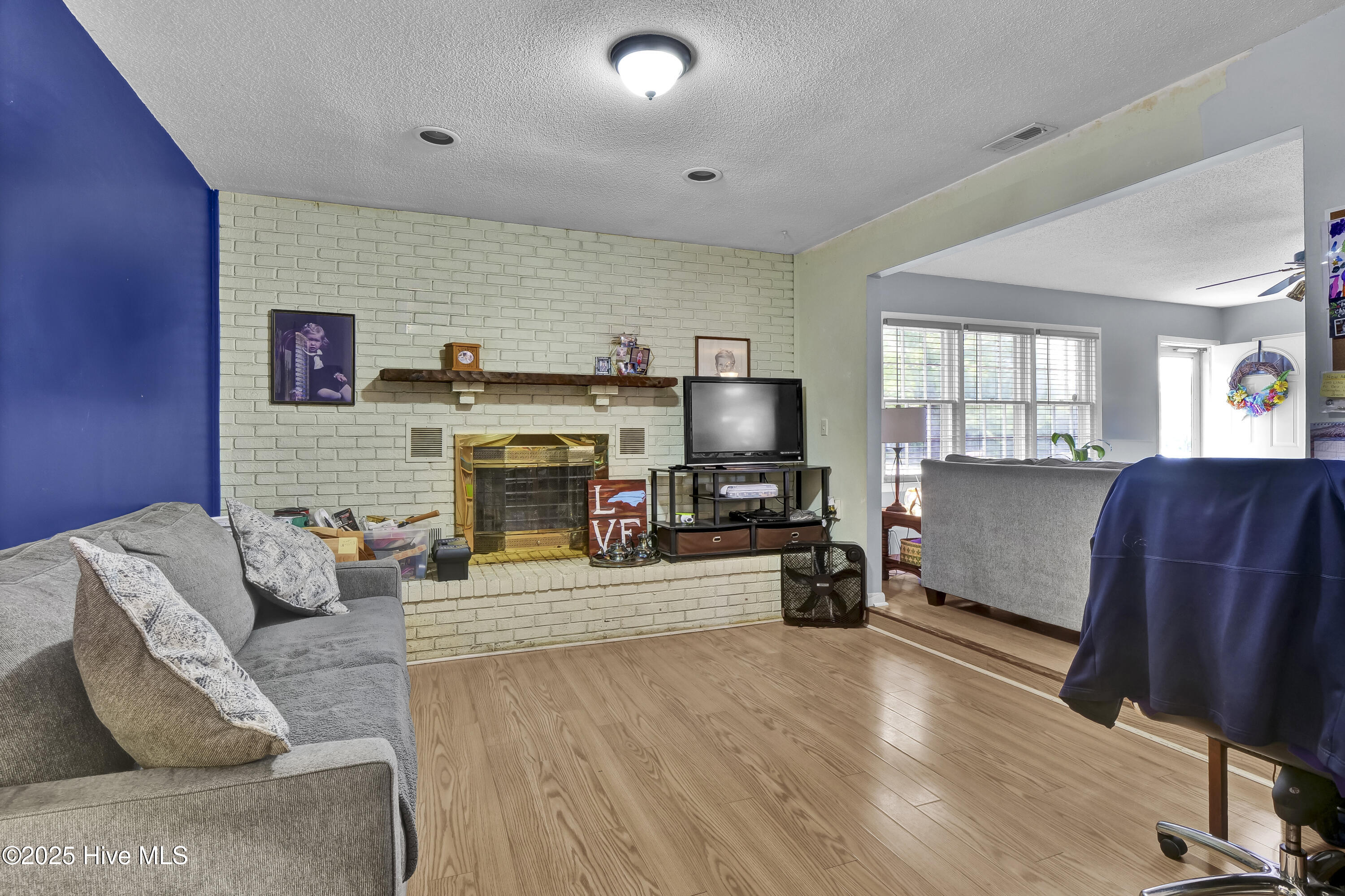 5325 Lord Tennyson Road Property Photo 12