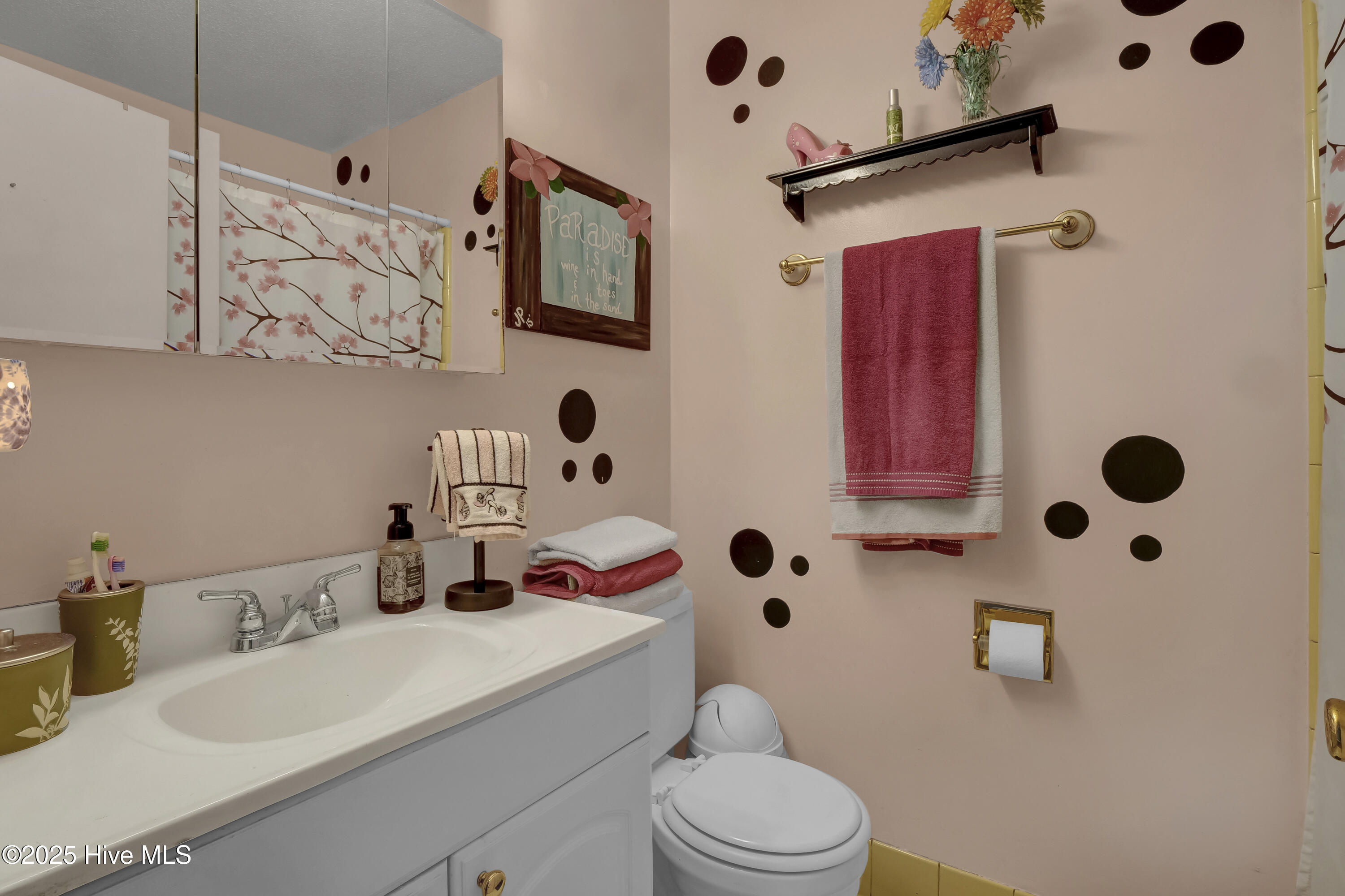 5325 Lord Tennyson Road Property Photo 13