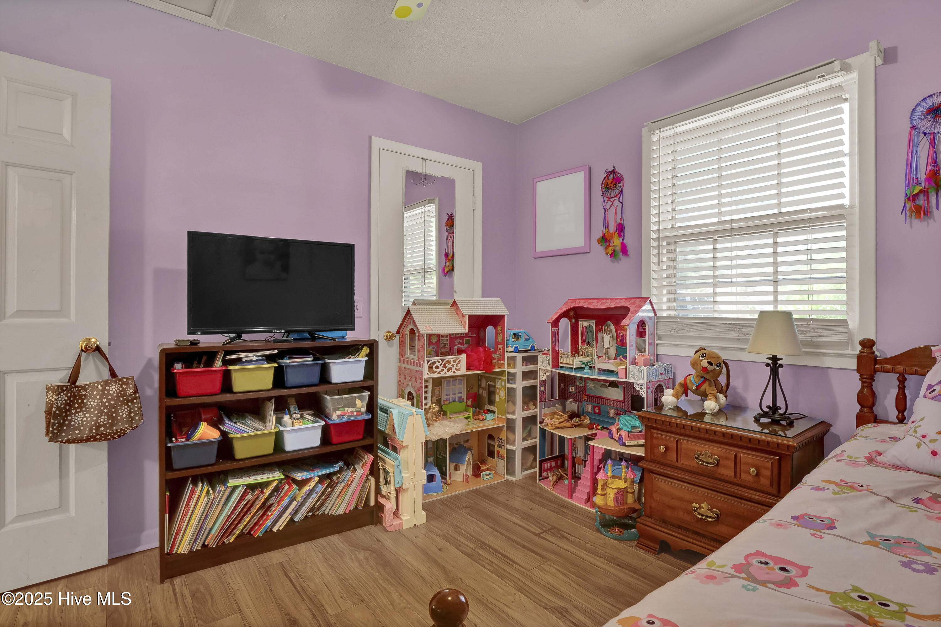 5325 Lord Tennyson Road Property Photo 15