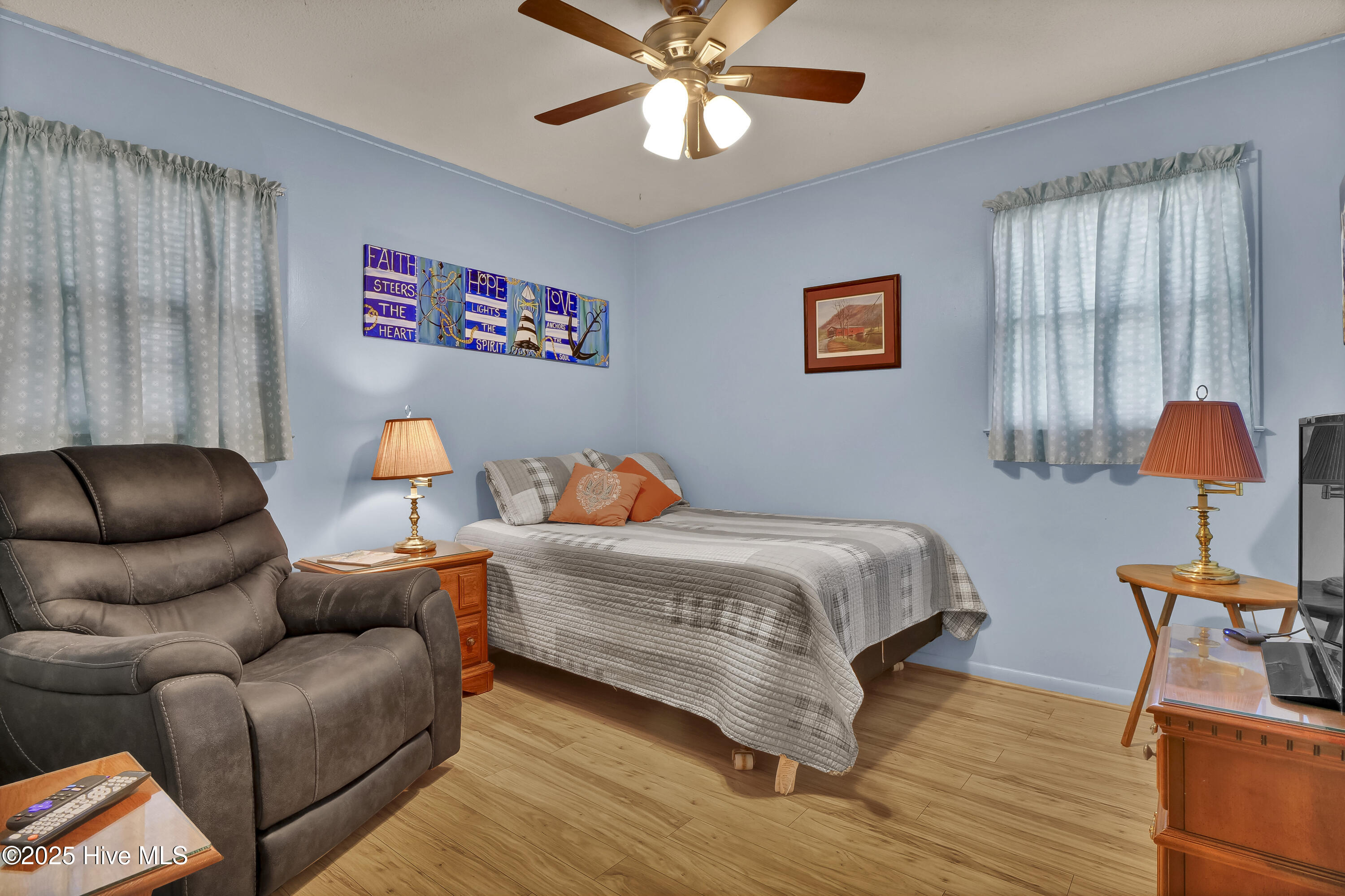5325 Lord Tennyson Road Property Photo 16