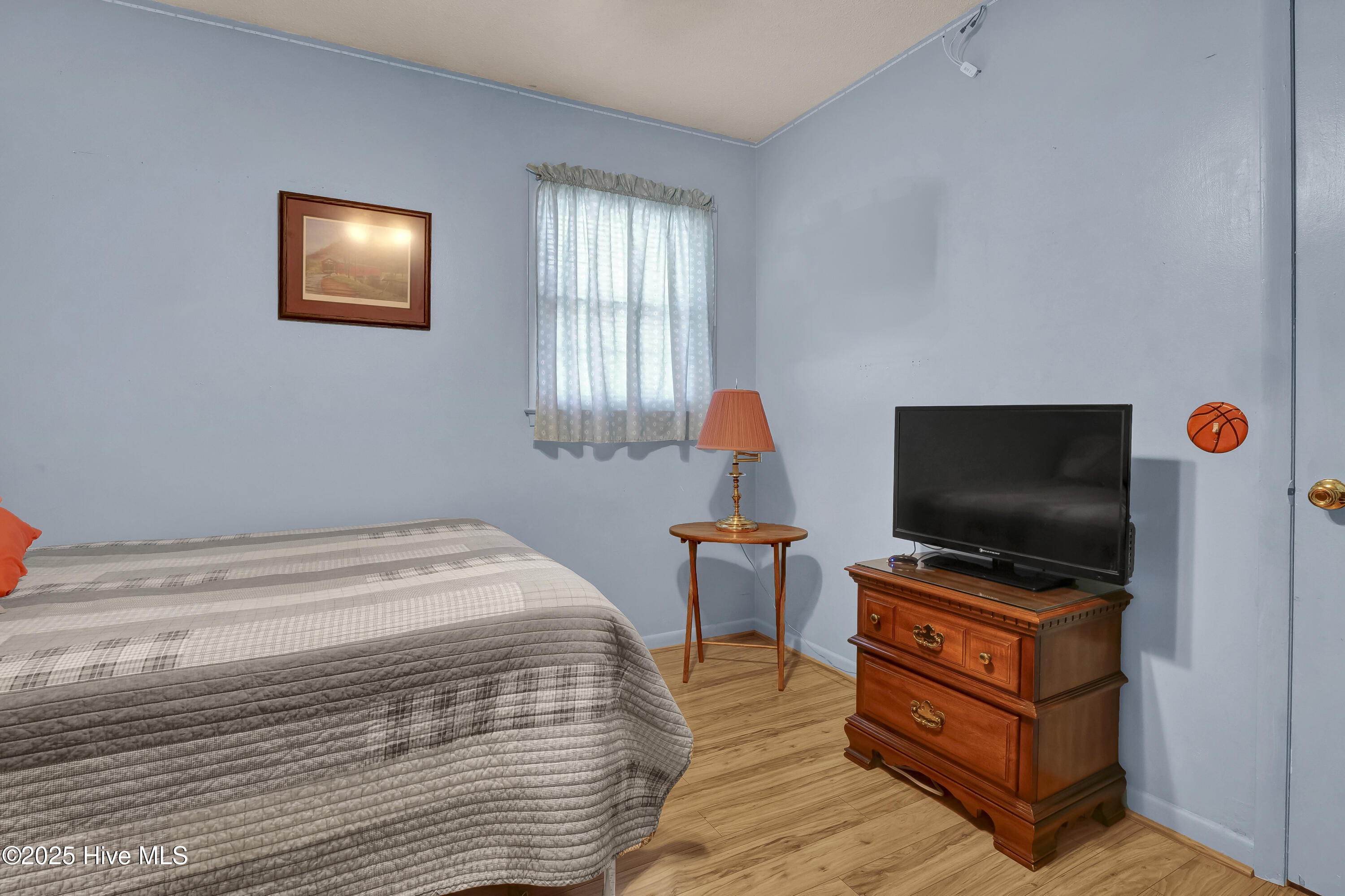 5325 Lord Tennyson Road Property Photo 17