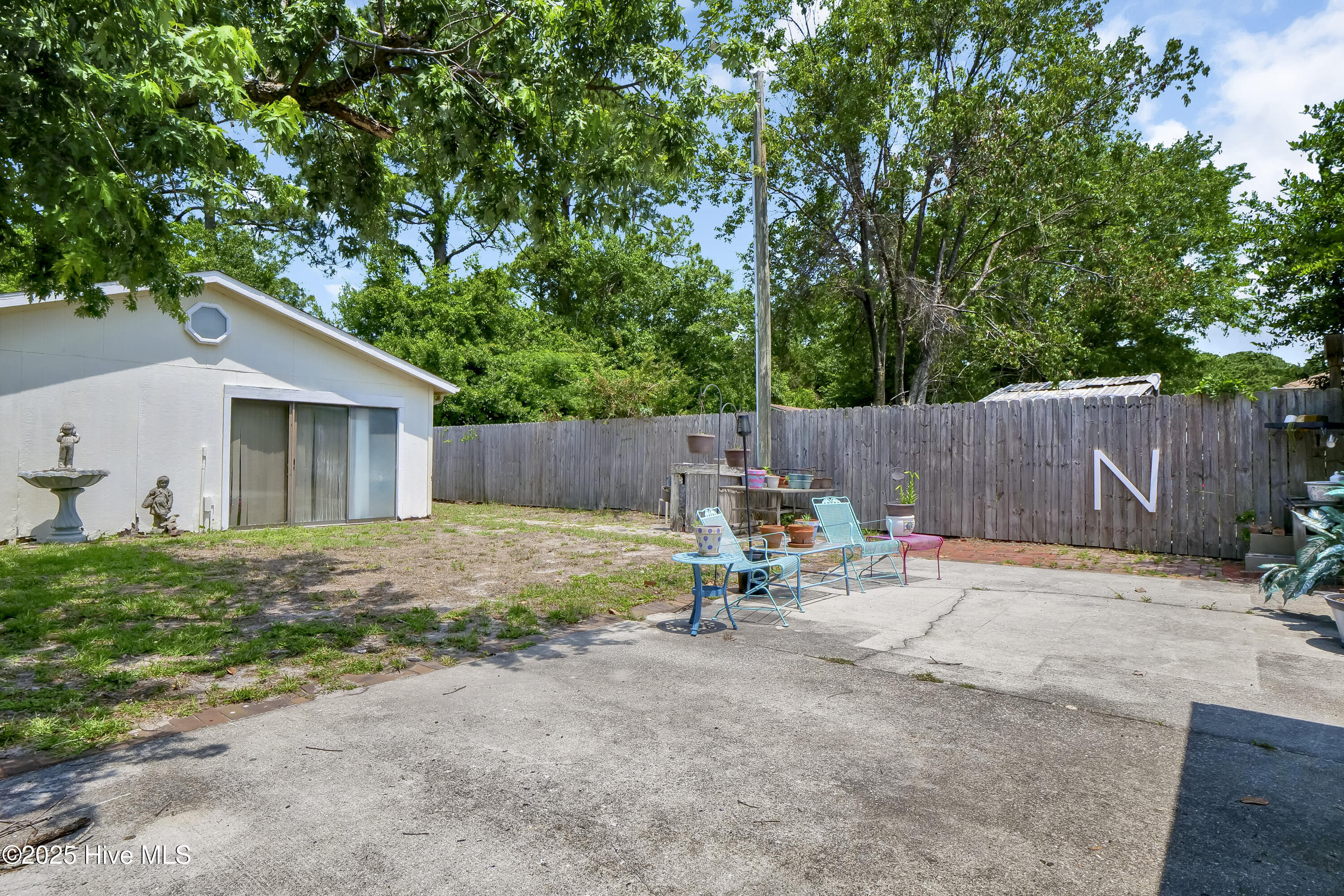 5325 Lord Tennyson Road Property Photo 22