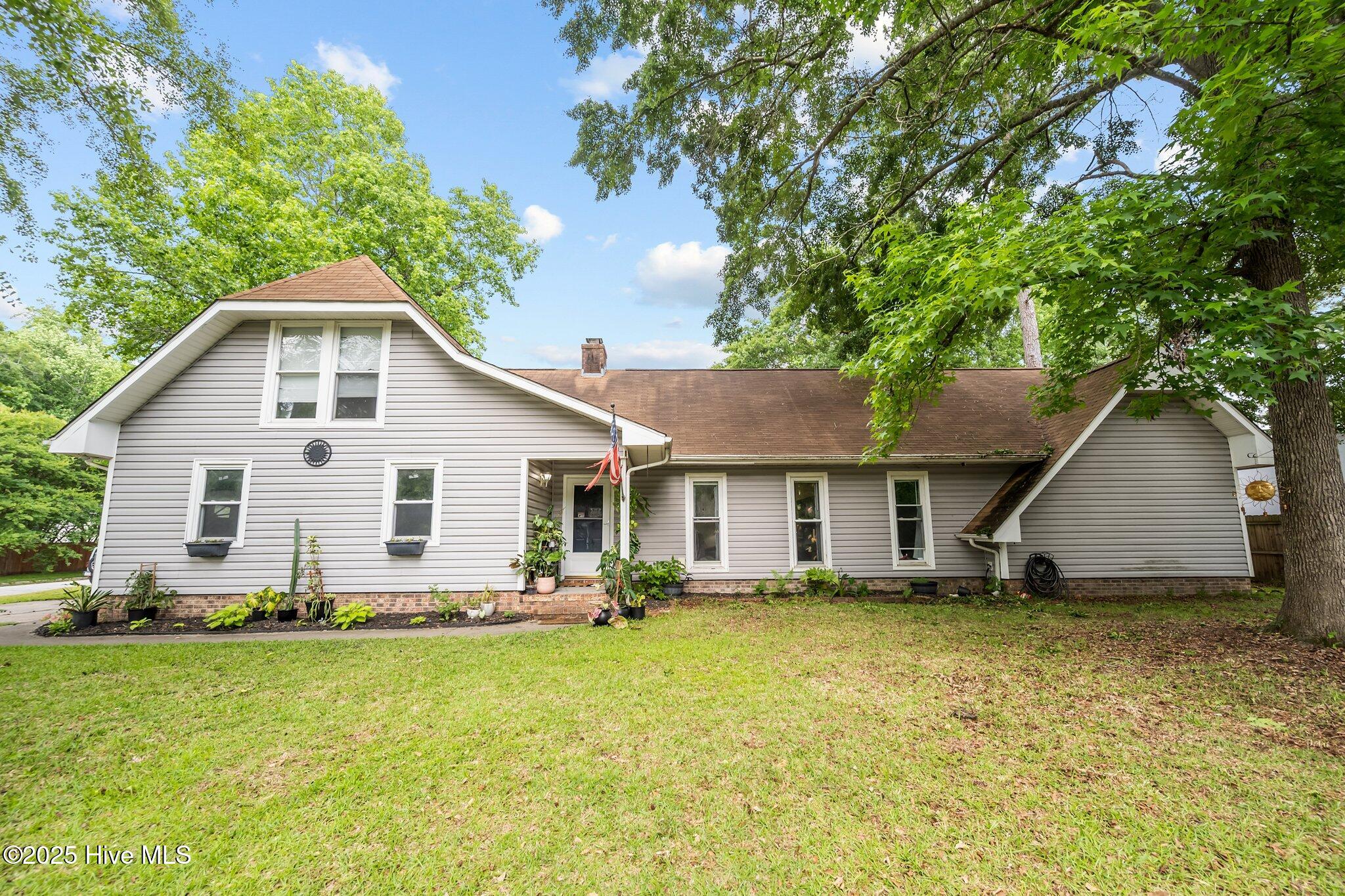 301 Spring Drive Property Photo