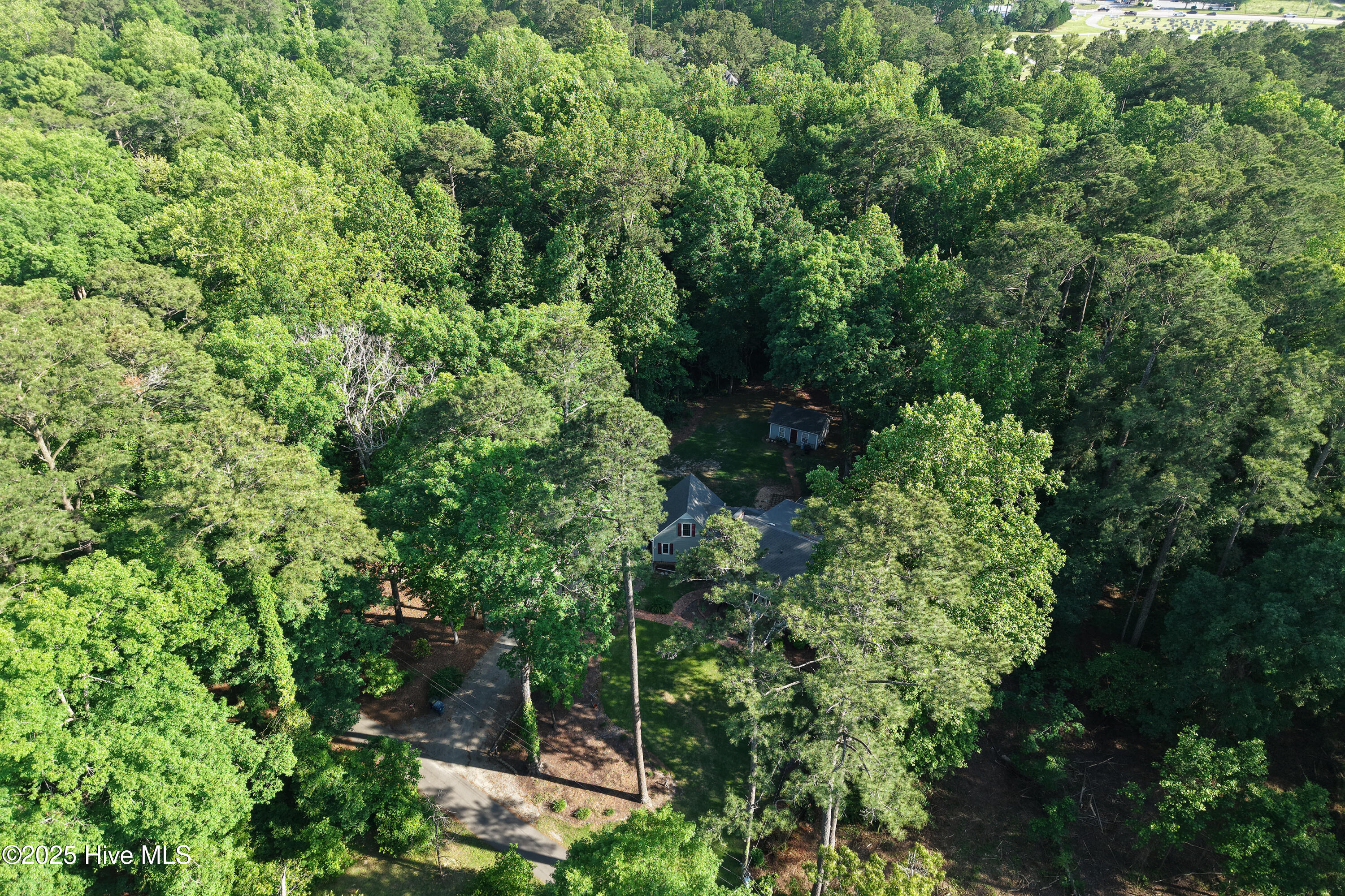 402 Hillside Drive Property Photo