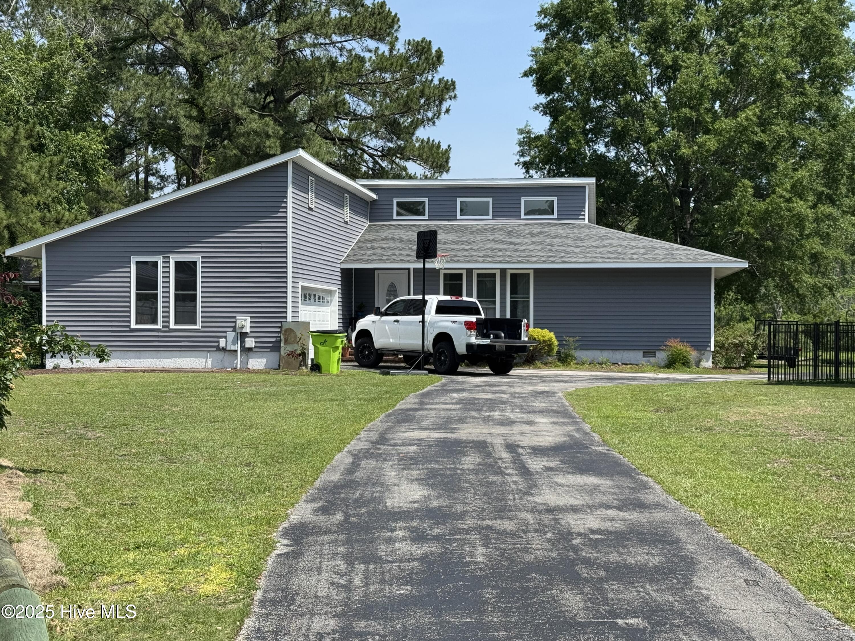 107 Knottline Road Property Photo