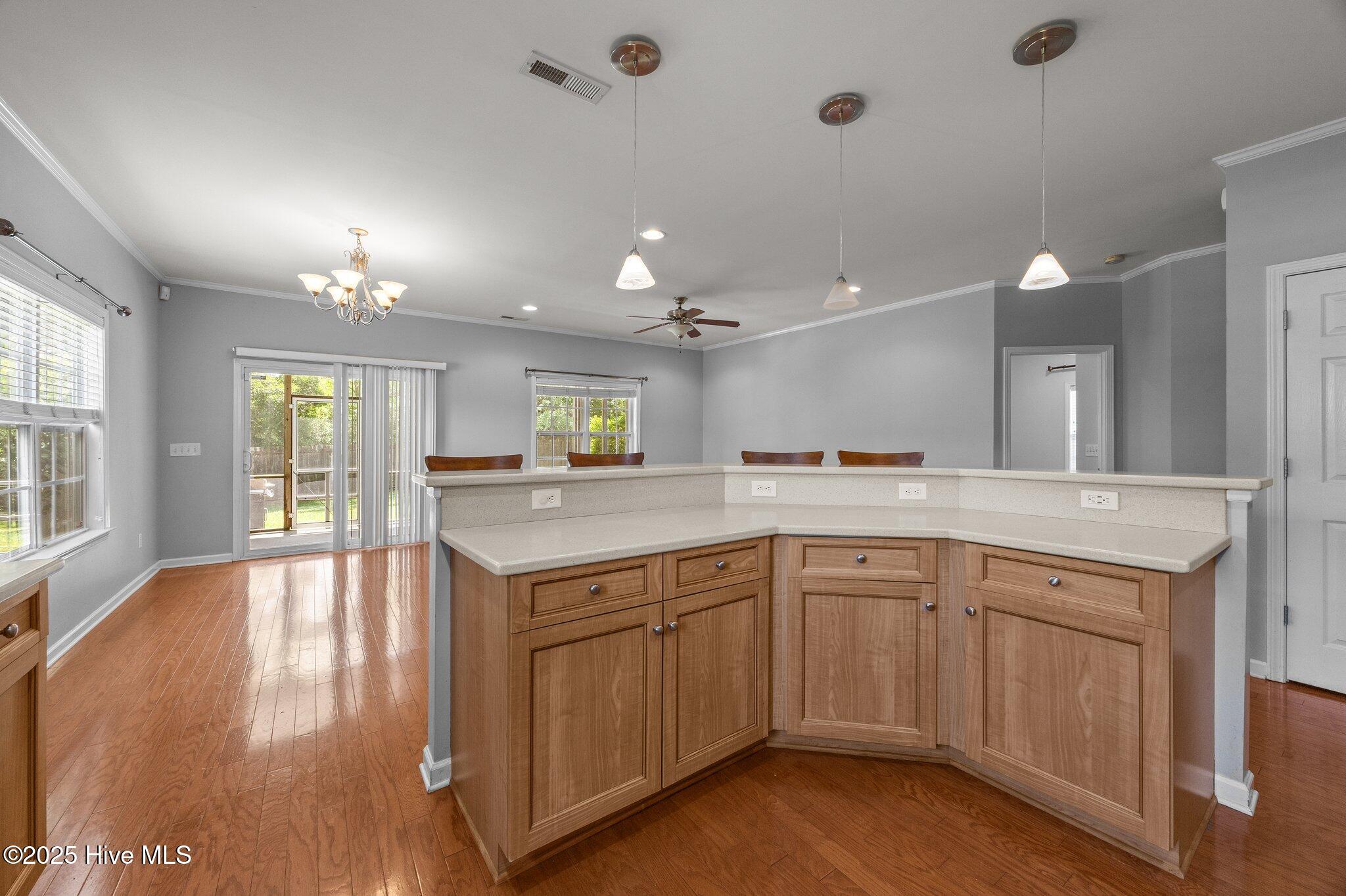 136 Leeward Lane Property Photo 10