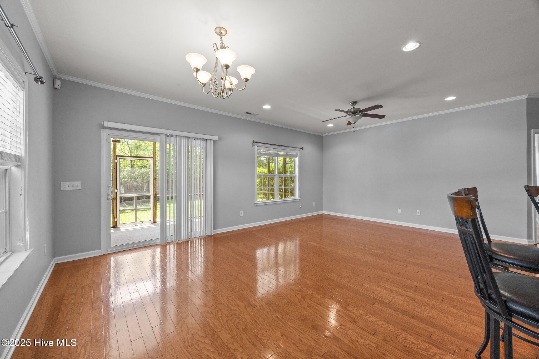 136 Leeward Lane Property Photo 12