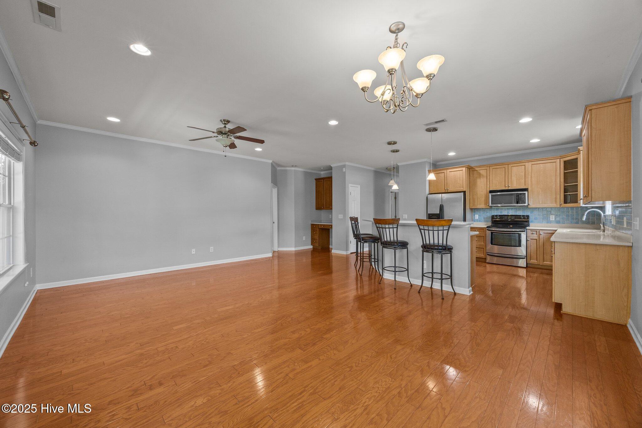 136 Leeward Lane Property Photo 15