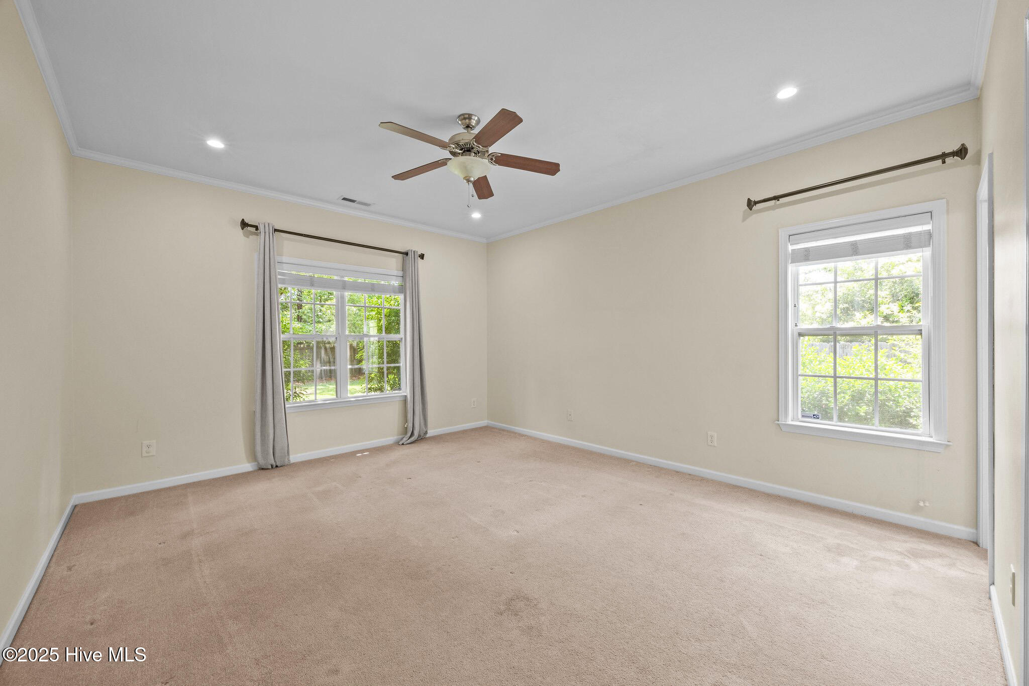 136 Leeward Lane Property Photo 17