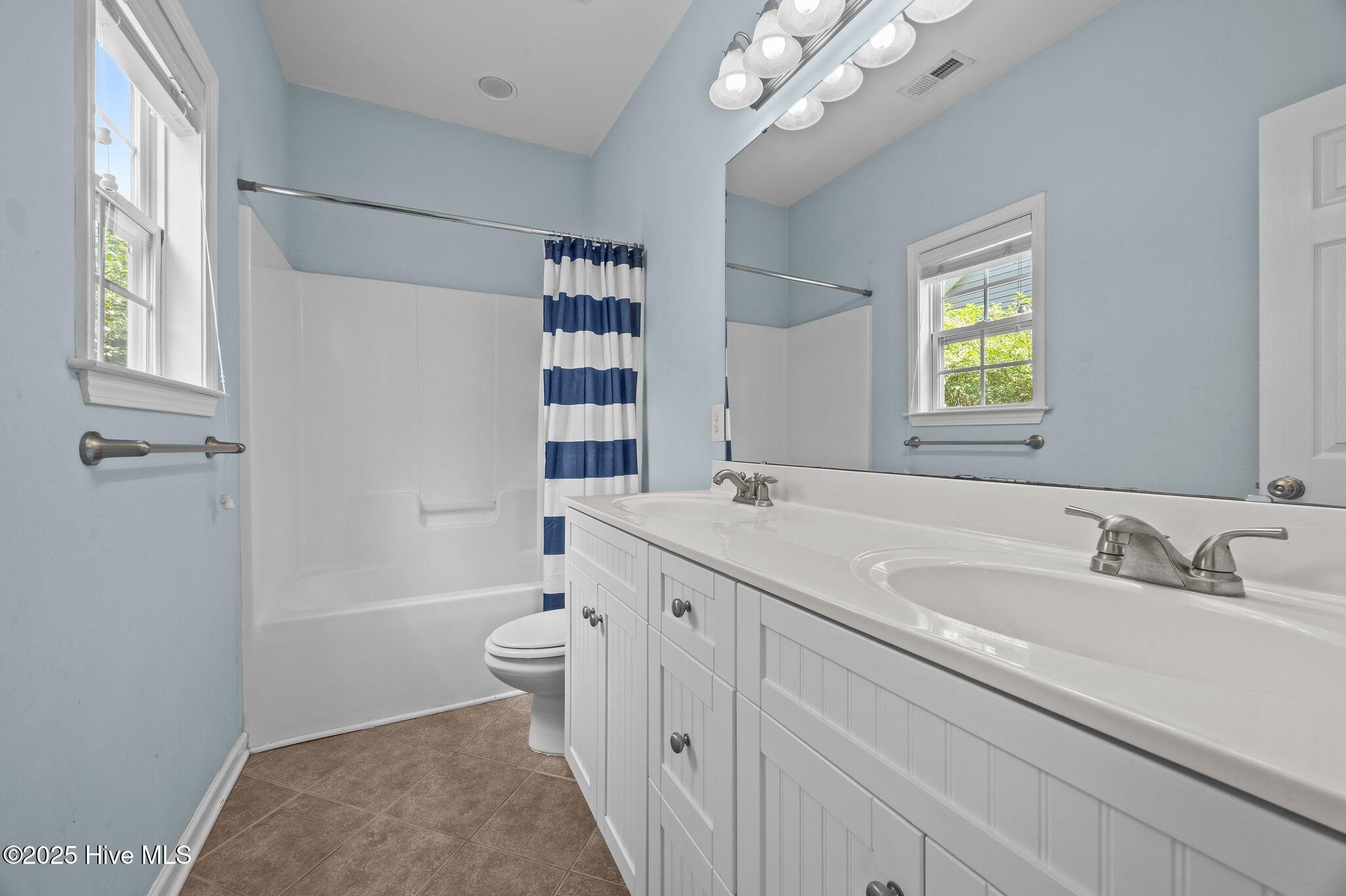 136 Leeward Lane Property Photo 20