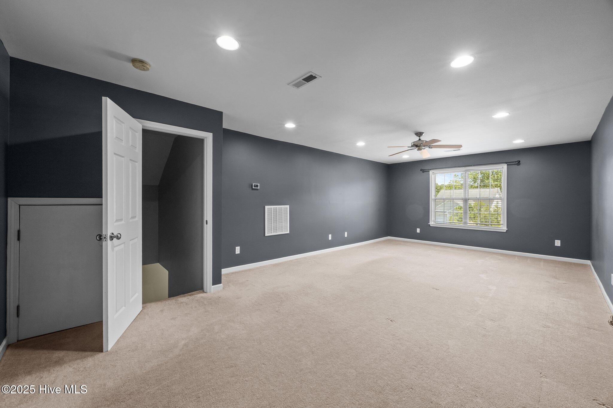 136 Leeward Lane Property Photo 25
