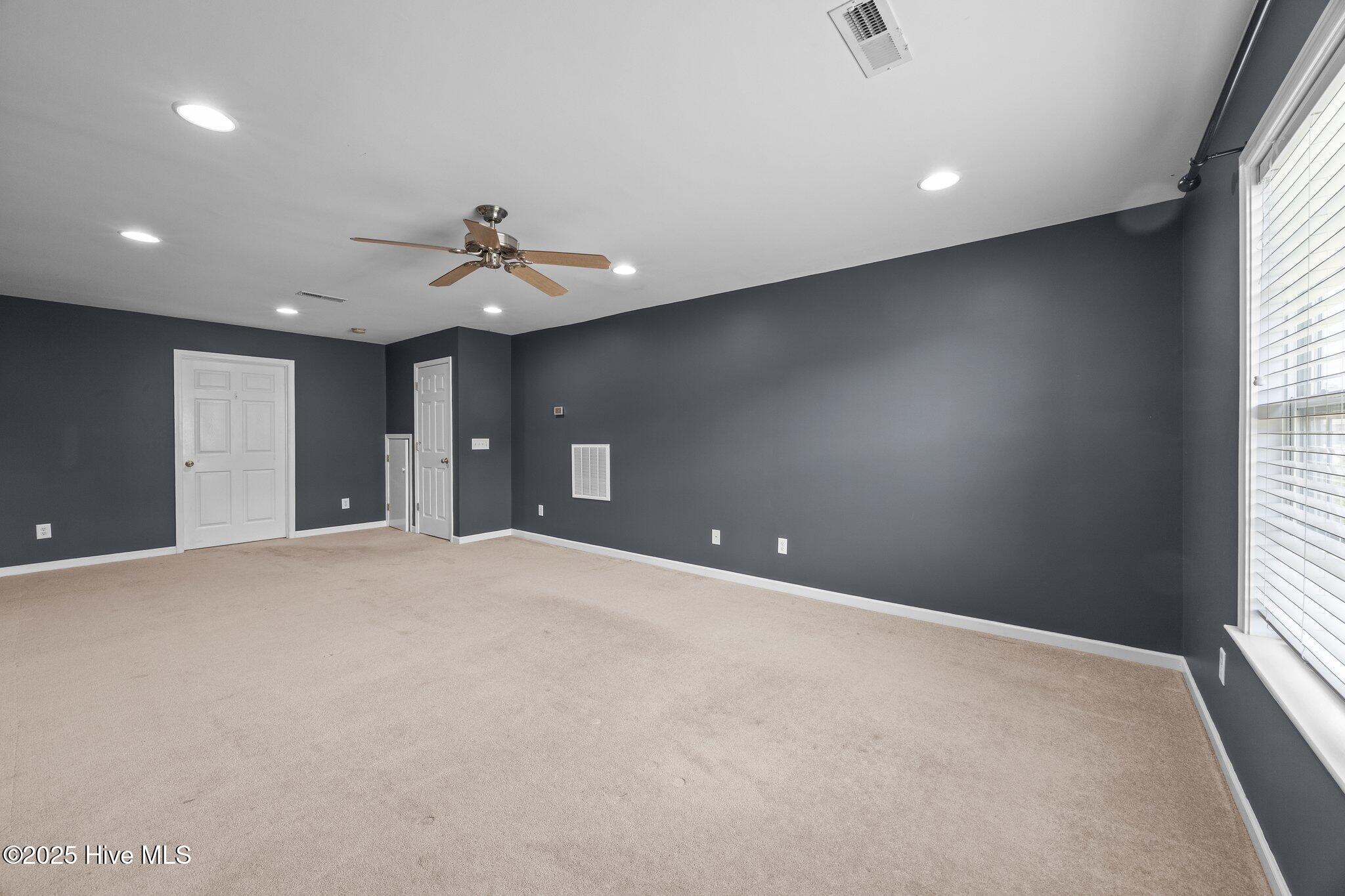 136 Leeward Lane Property Photo 27