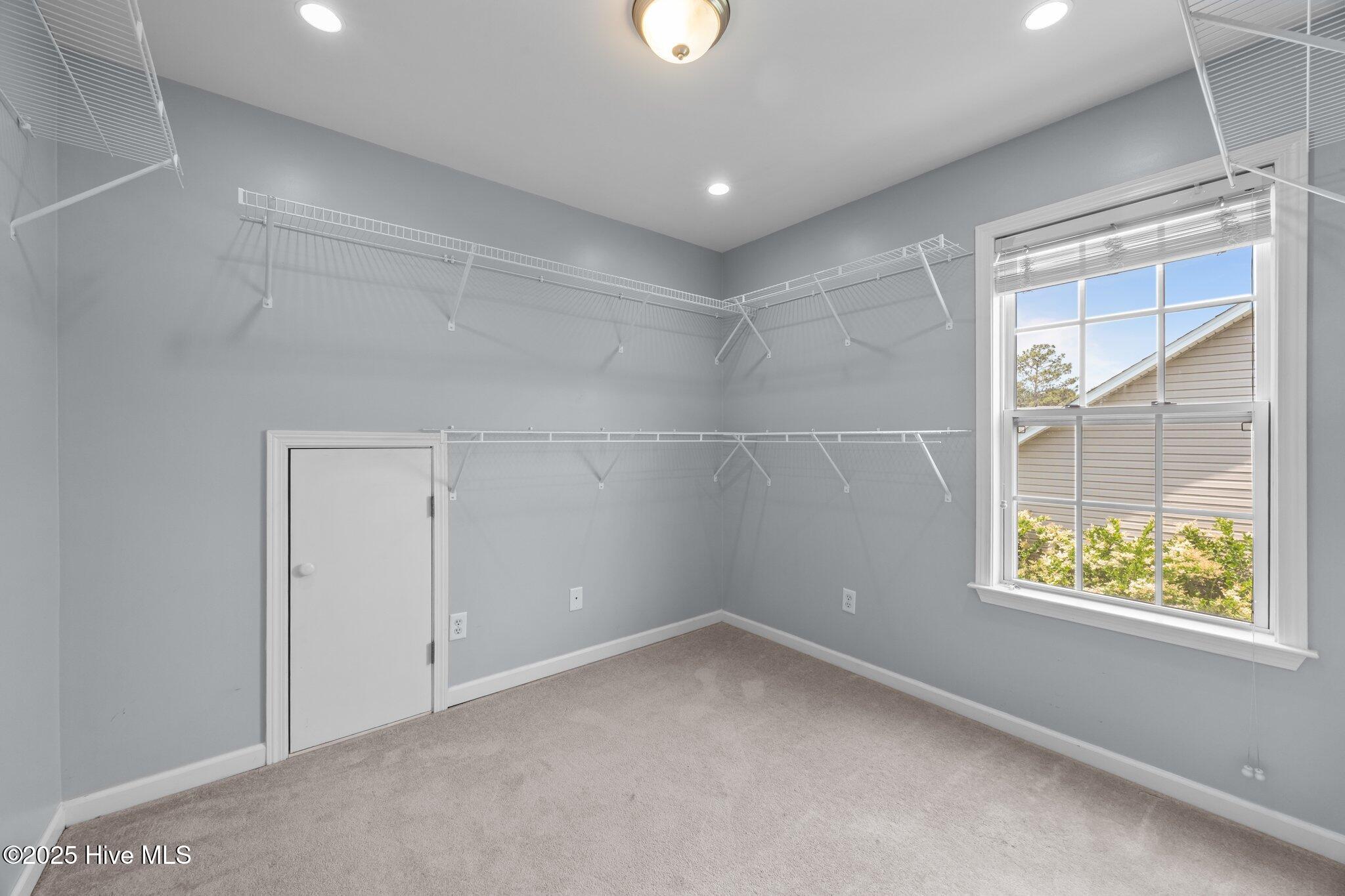 136 Leeward Lane Property Photo 28