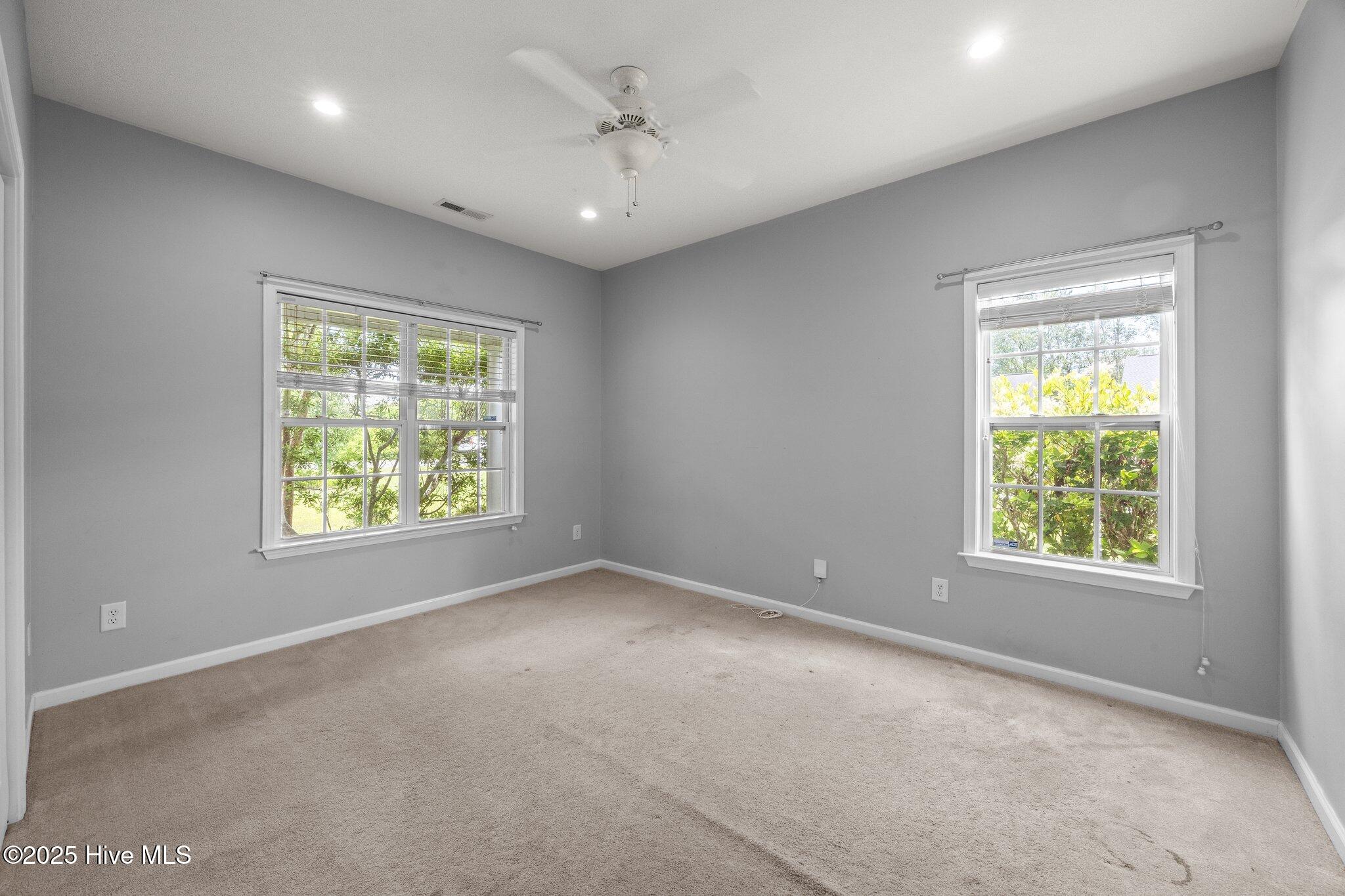 136 Leeward Lane Property Photo 33
