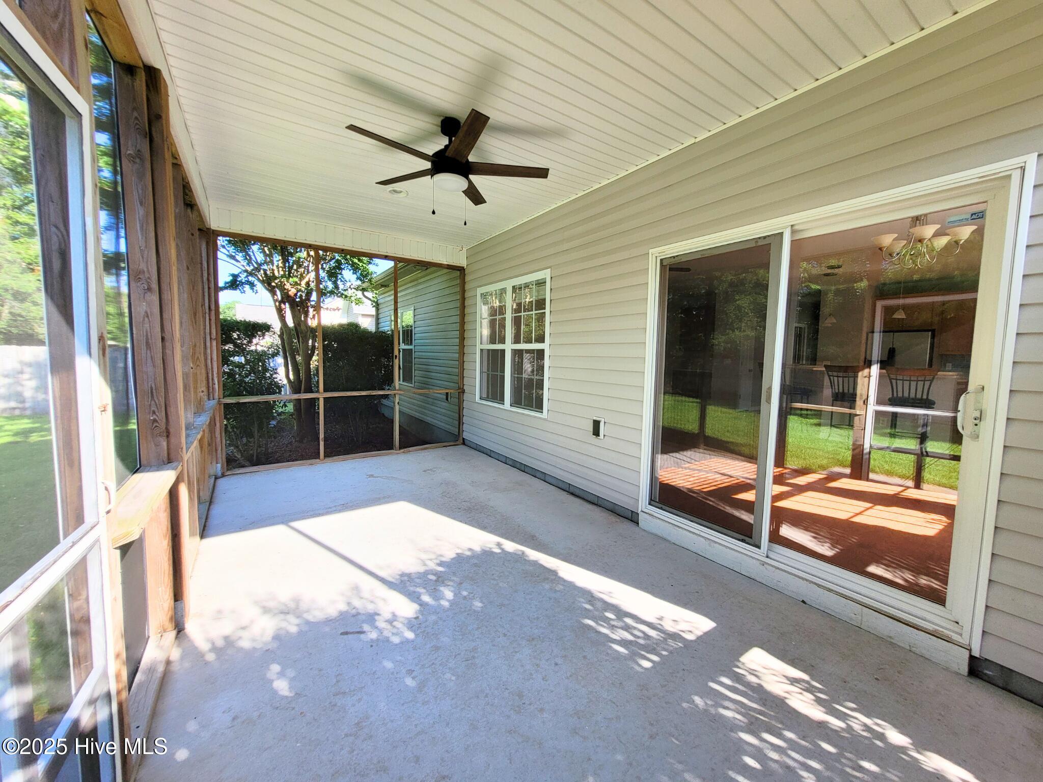136 Leeward Lane Property Photo 37