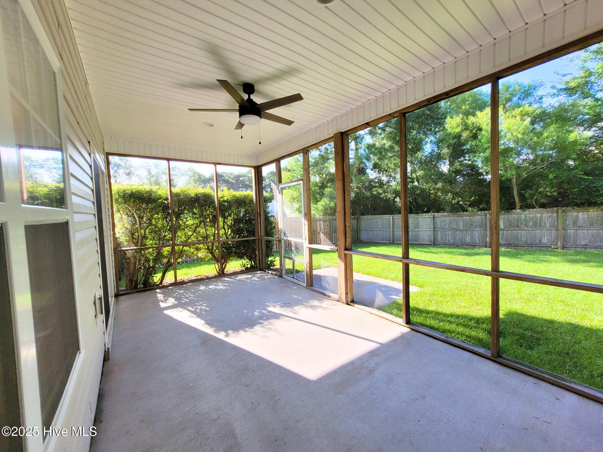 136 Leeward Lane Property Photo 38