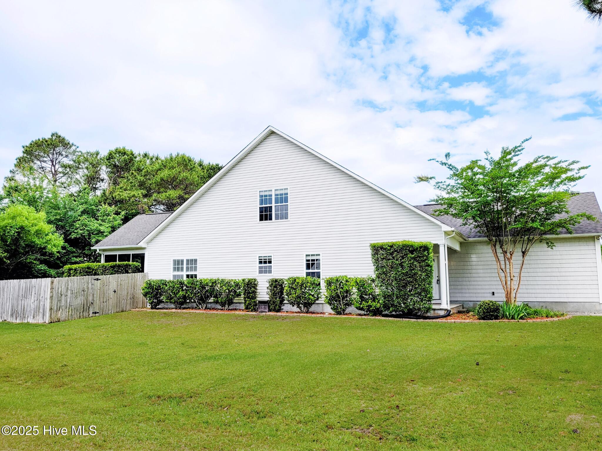 136 Leeward Lane Property Photo 43