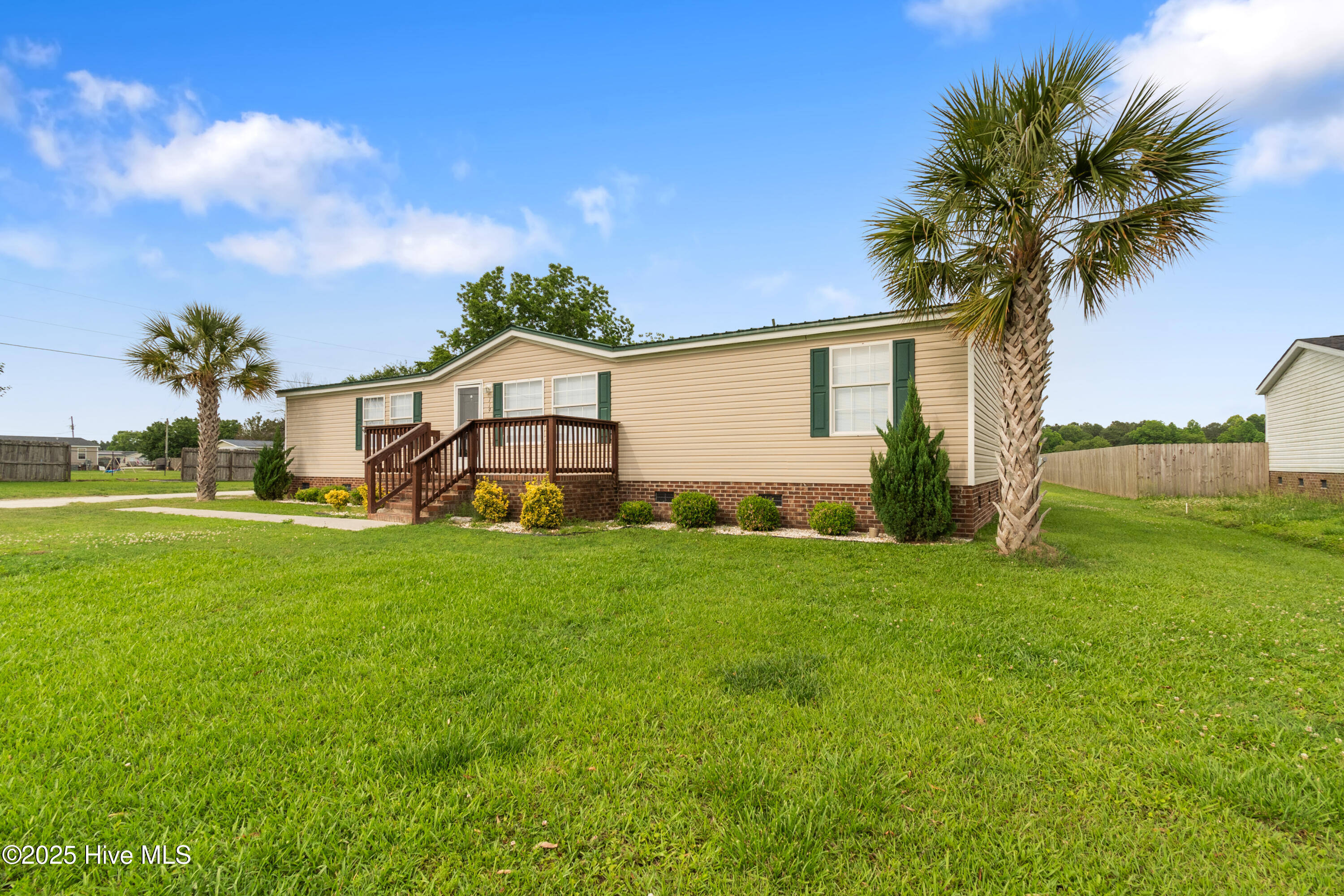 119 Life Boulevard Property Photo 3