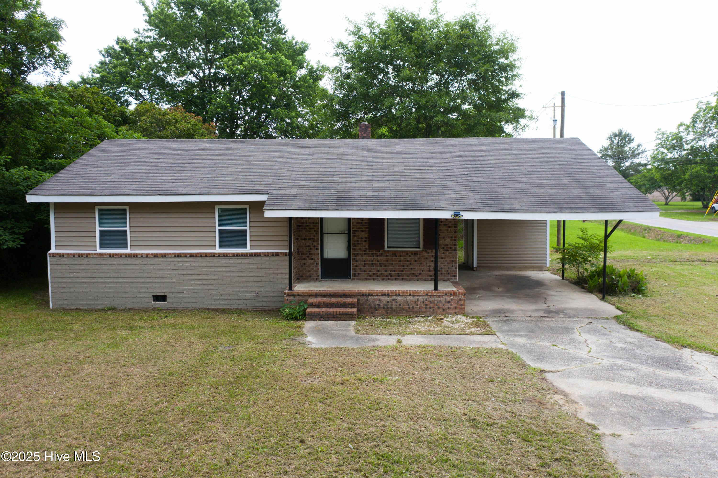 411 E Institute Street Property Photo 1