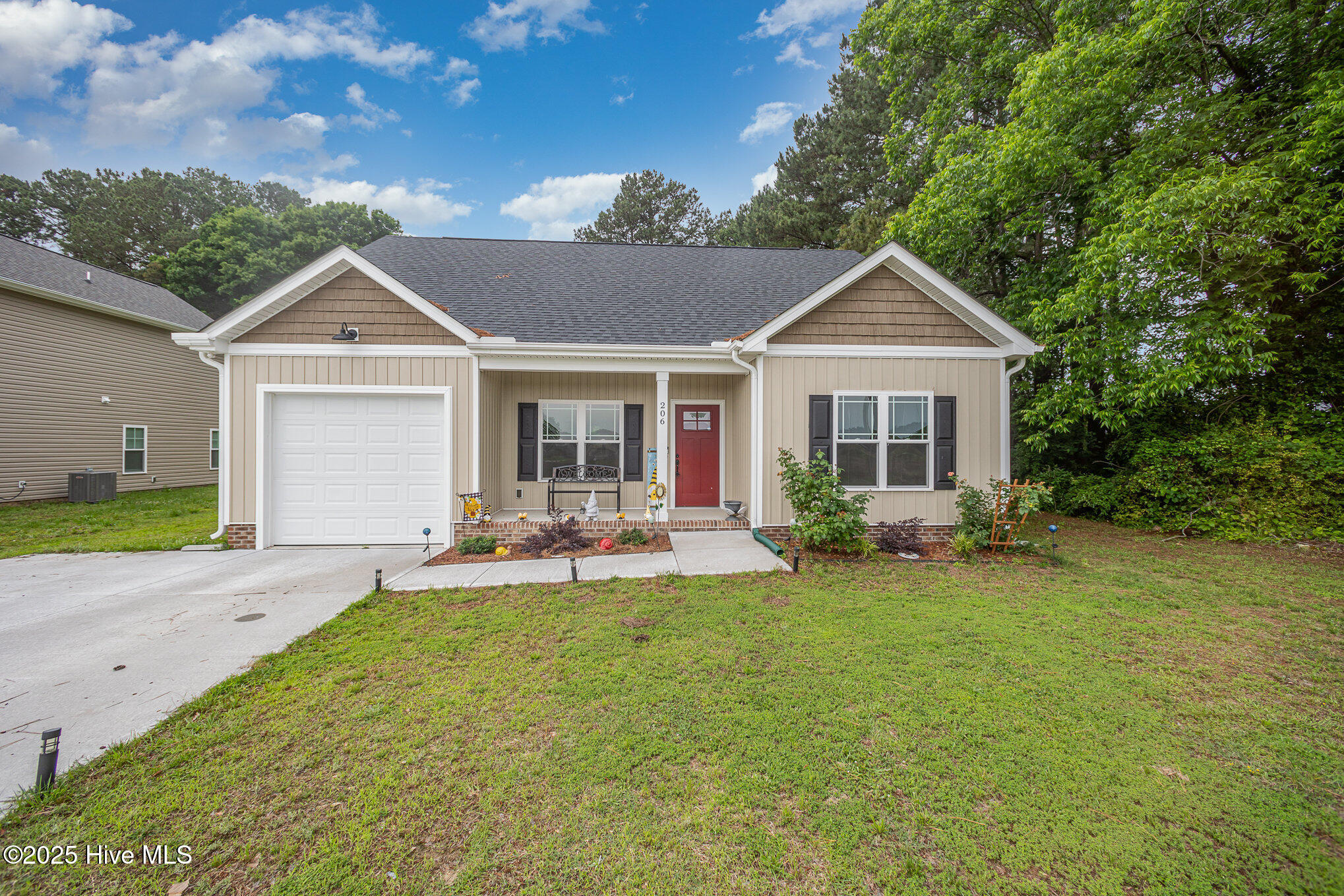 206 Harrell Street Property Photo 2