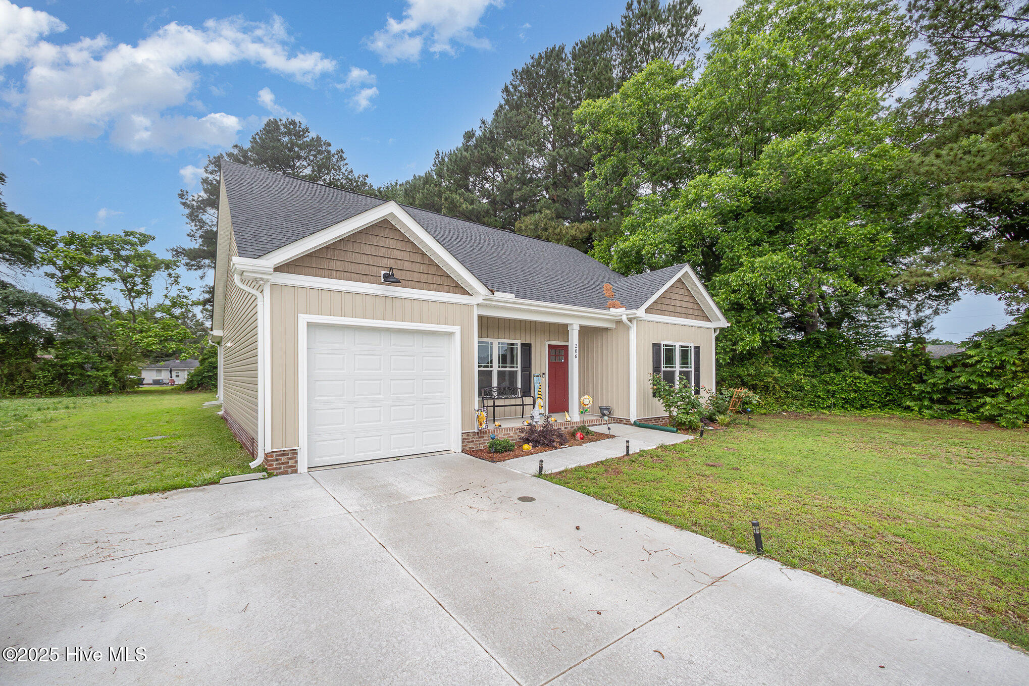 206 Harrell Street Property Photo 3