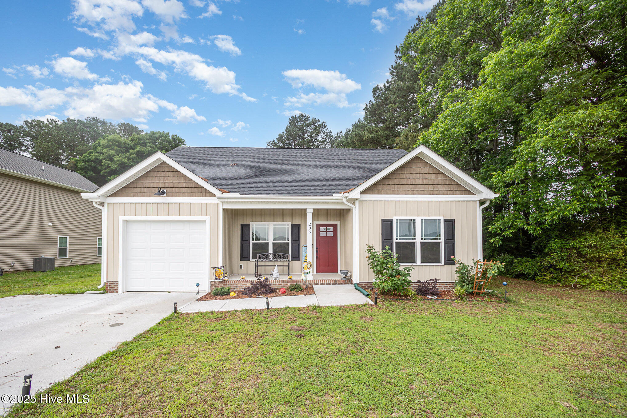 206 Harrell Street Property Photo 6