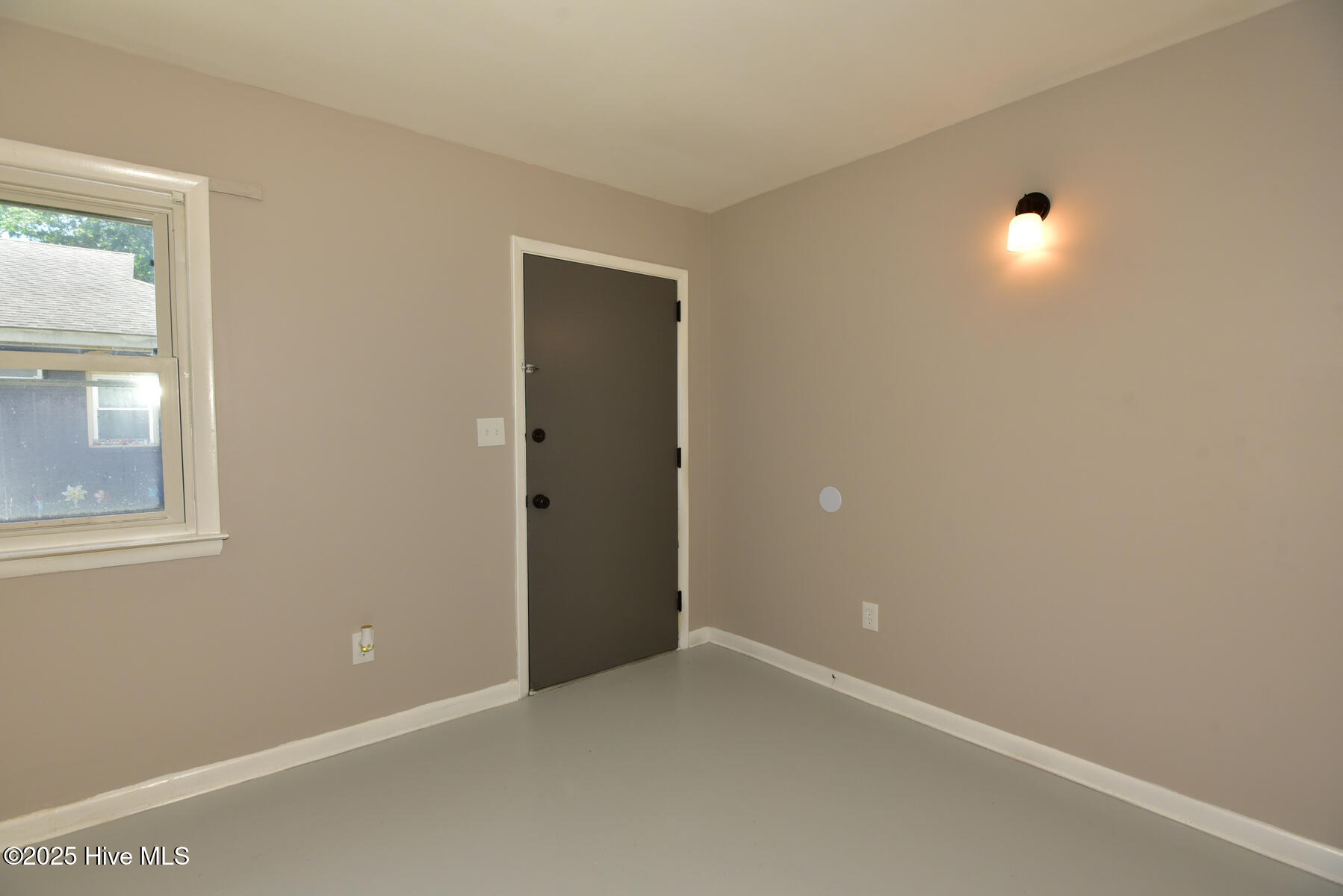 310 Roosevelt Road Property Photo 5