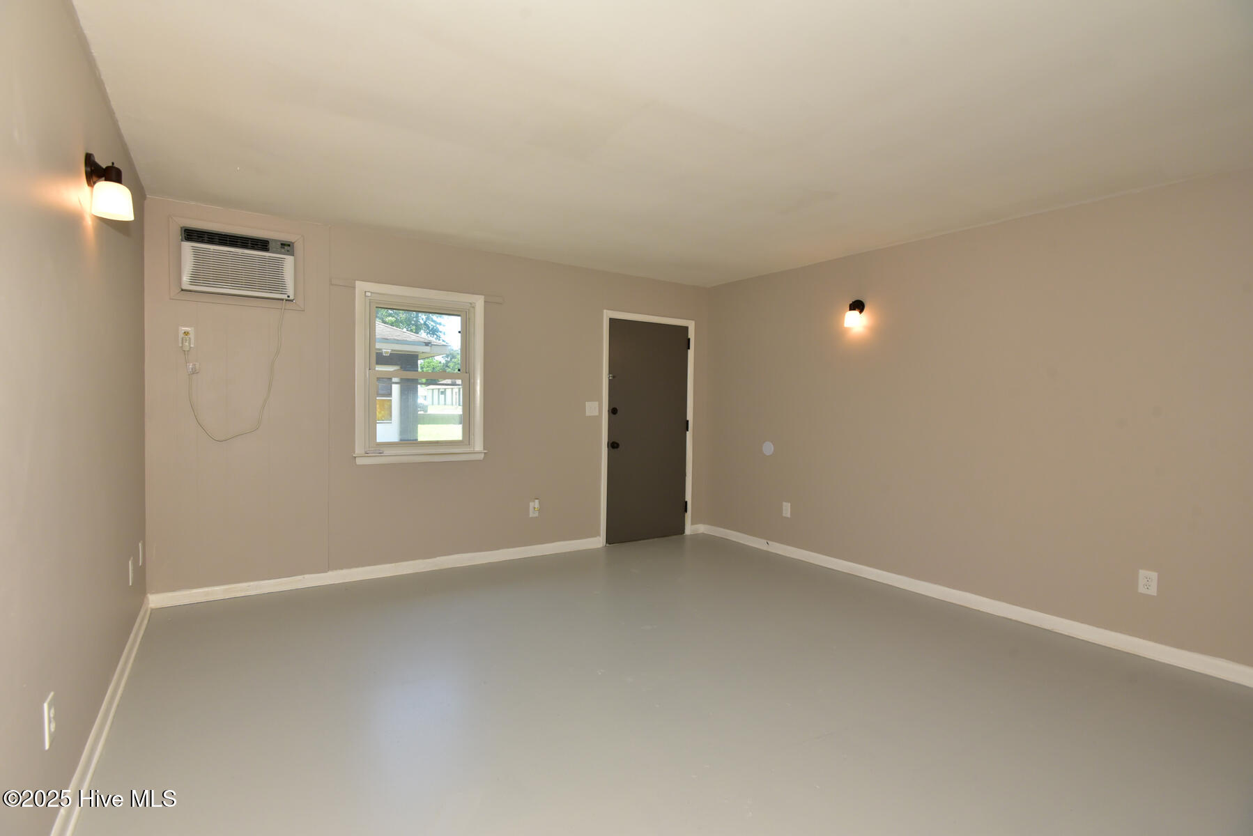 310 Roosevelt Road Property Photo 6