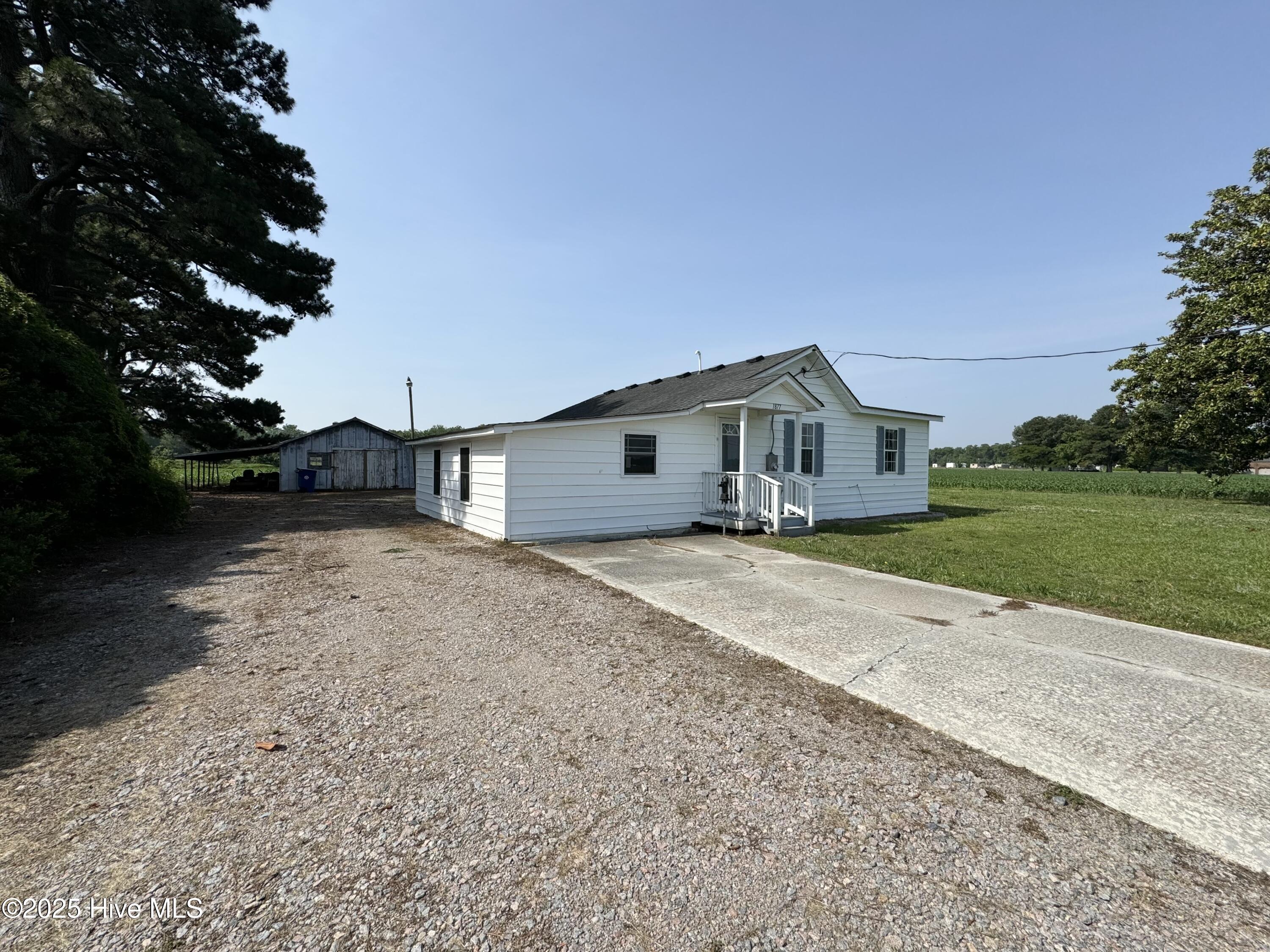 1877 Nixonton Road Property Photo
