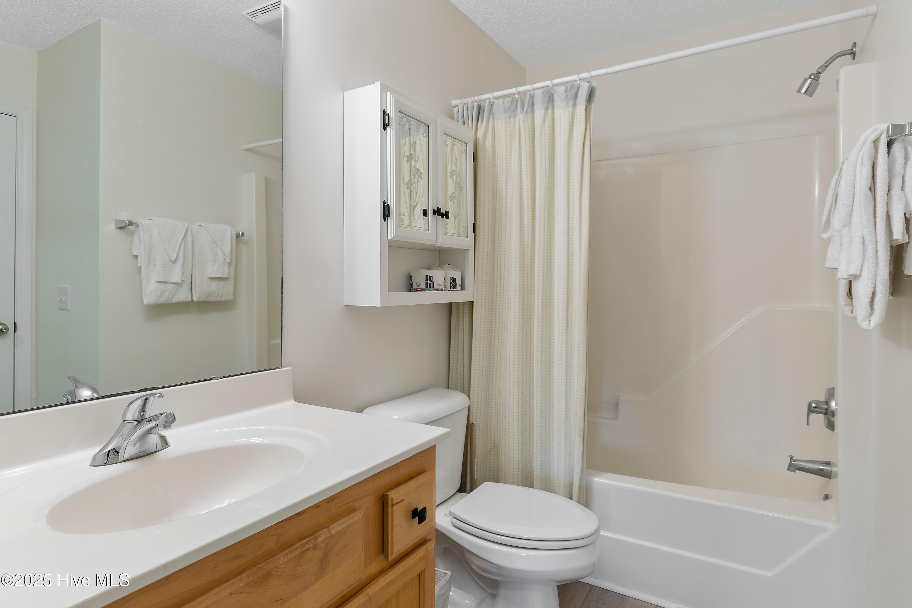 3350 Club Villas Drive # 1003 Property Photo 16