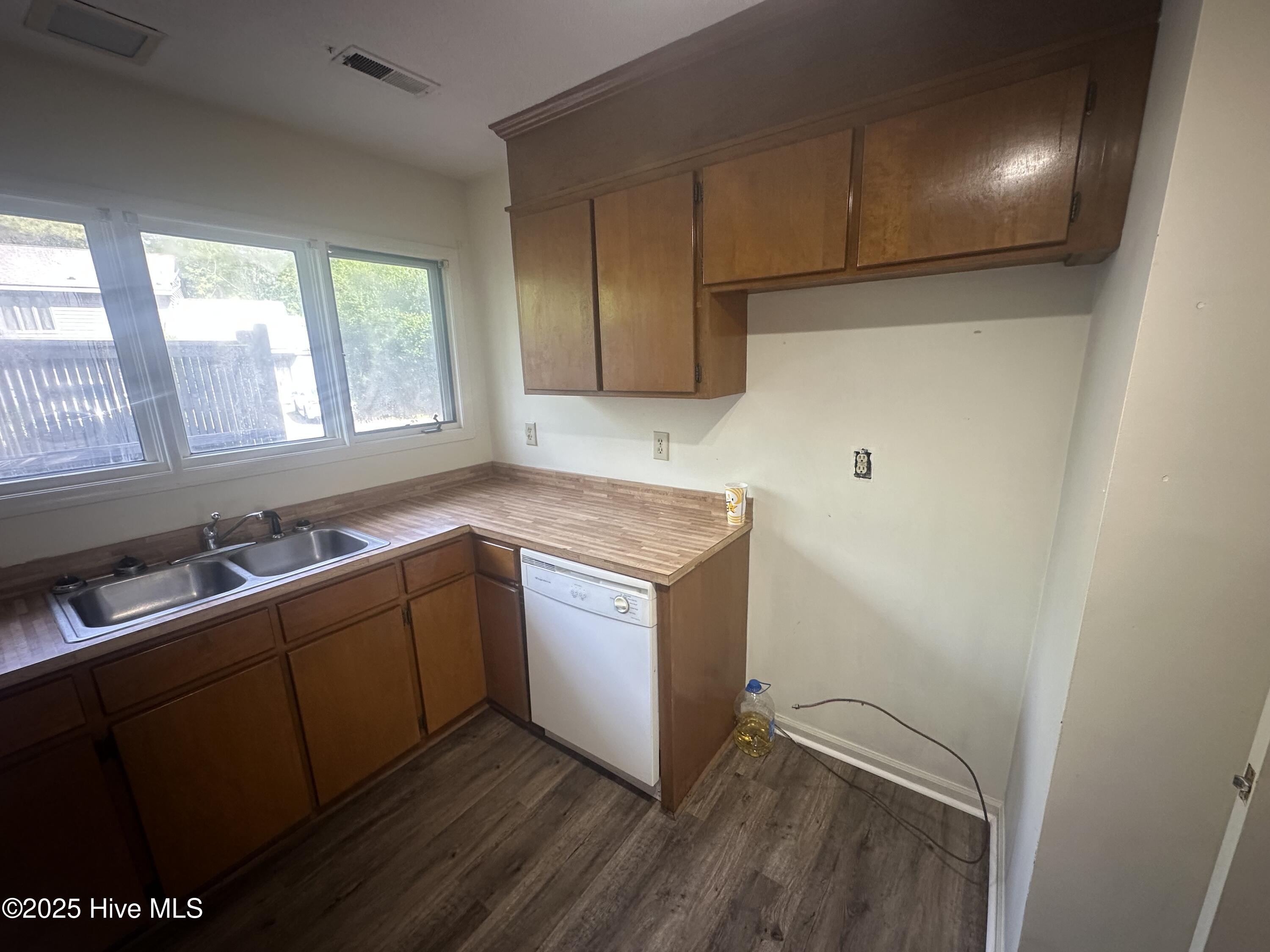 402 Sherbrooke Circle Property Photo 6