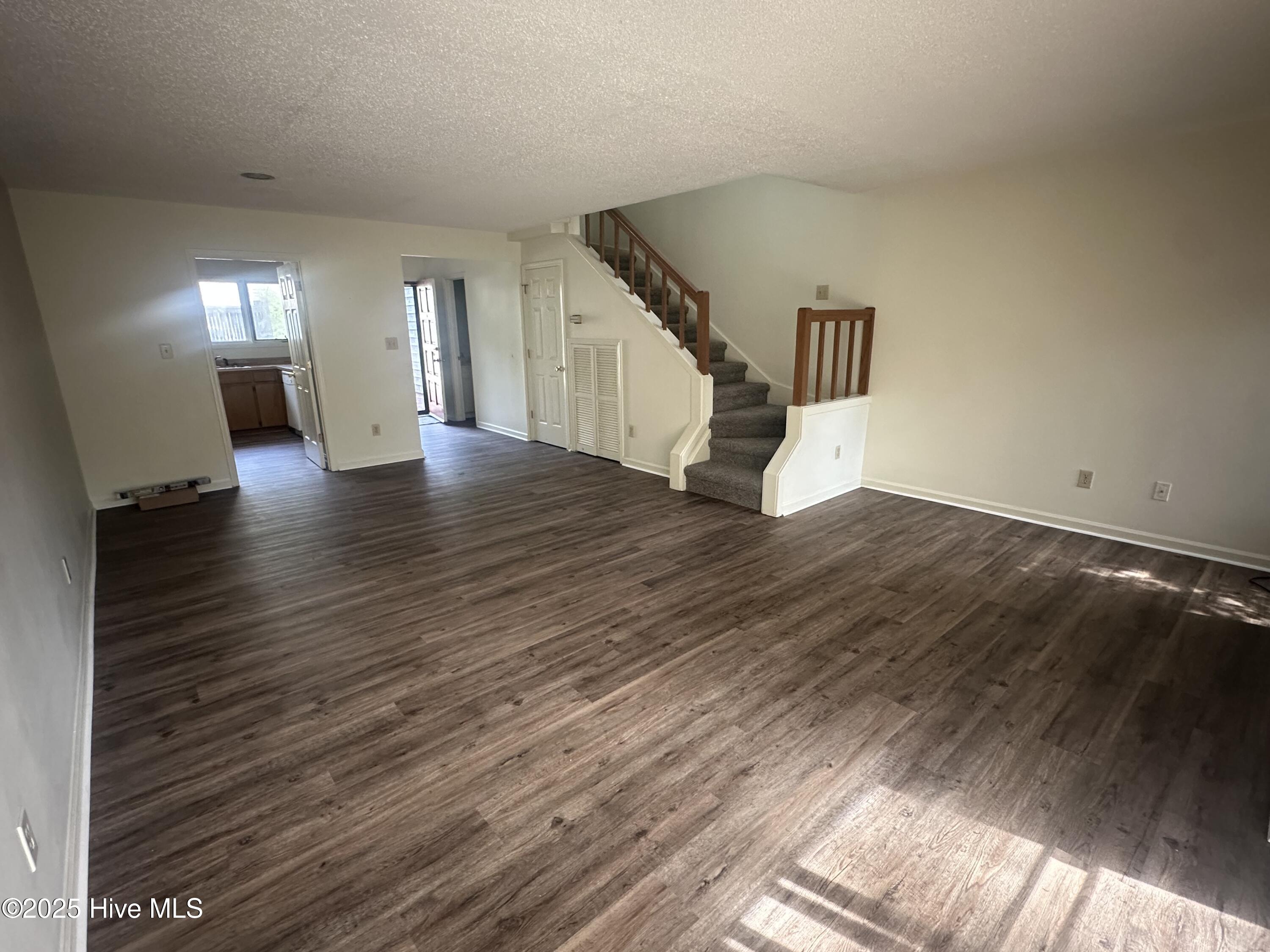 402 Sherbrooke Circle Property Photo 8