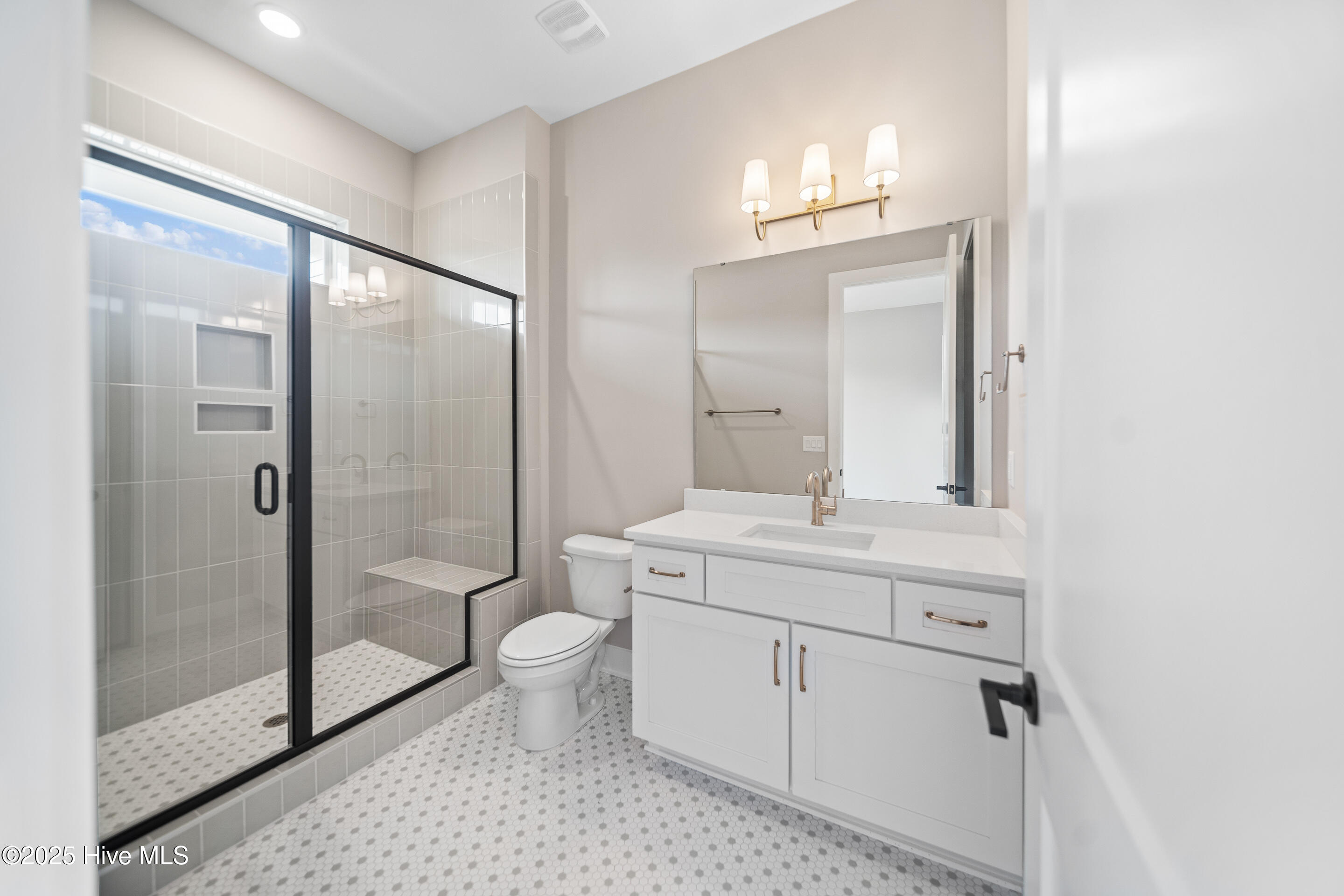 2660 Alvernia Drive Property Photo 4