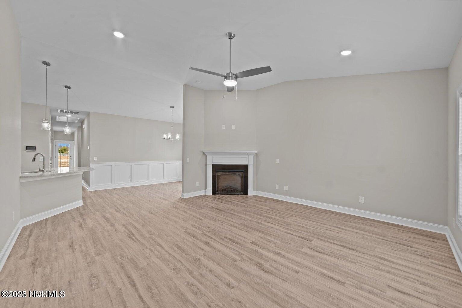4227 Laurel Ridge Drive B Property Photo 2