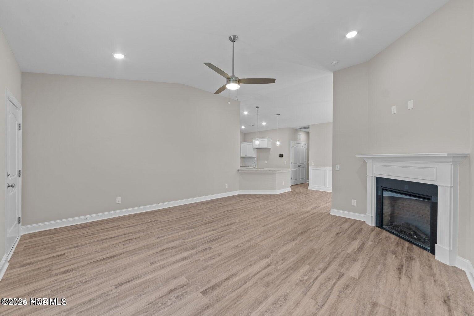 4227 Laurel Ridge Drive B Property Photo 3