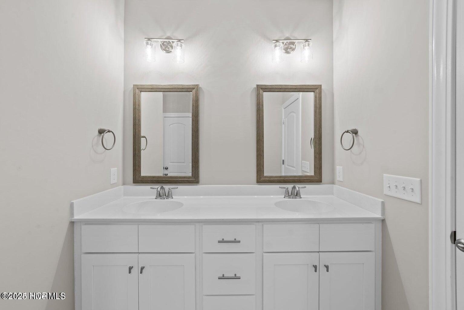 4227 Laurel Ridge Drive B Property Photo 10