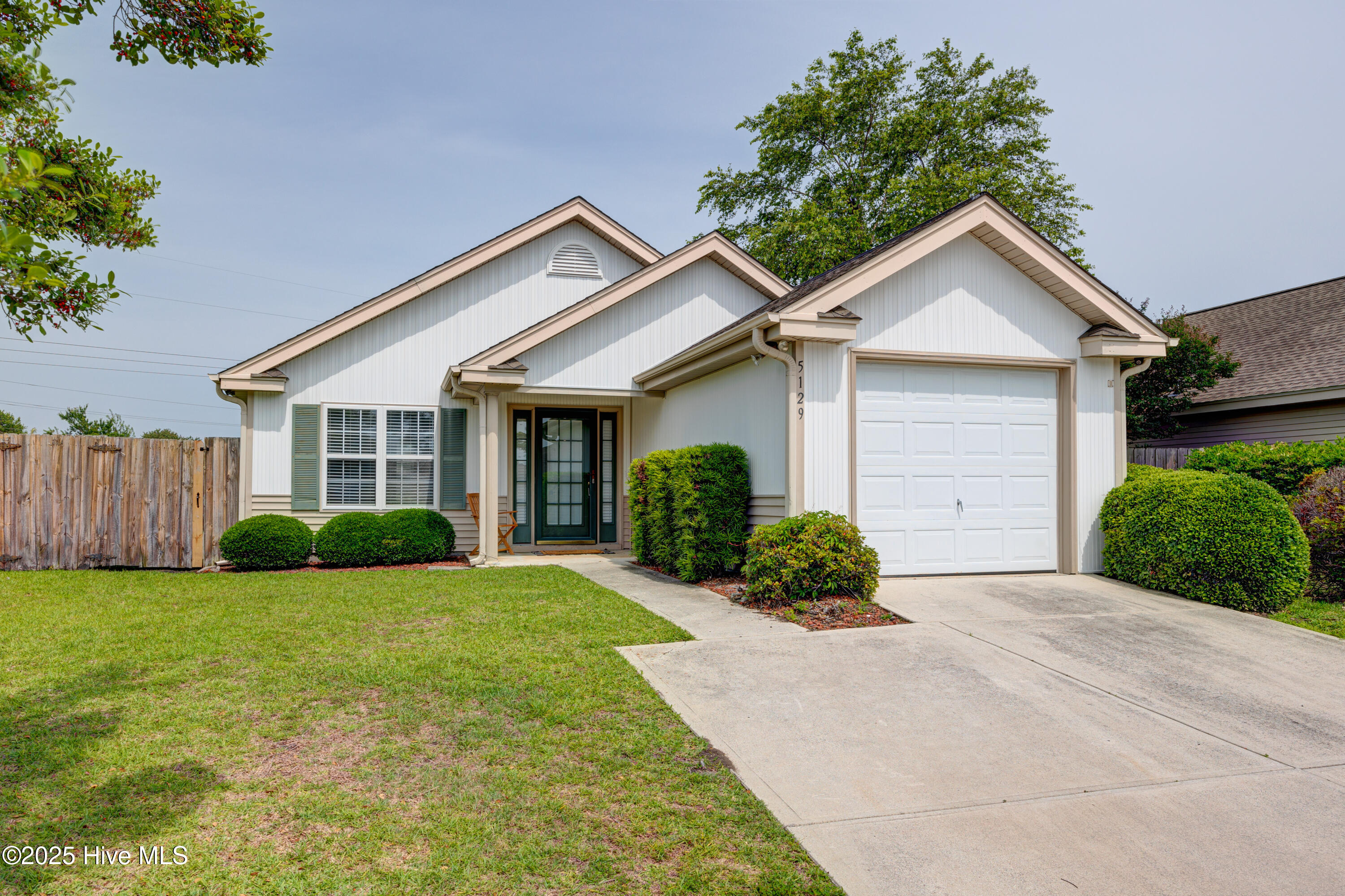 5129 Sun Coast Drive Property Photo 1