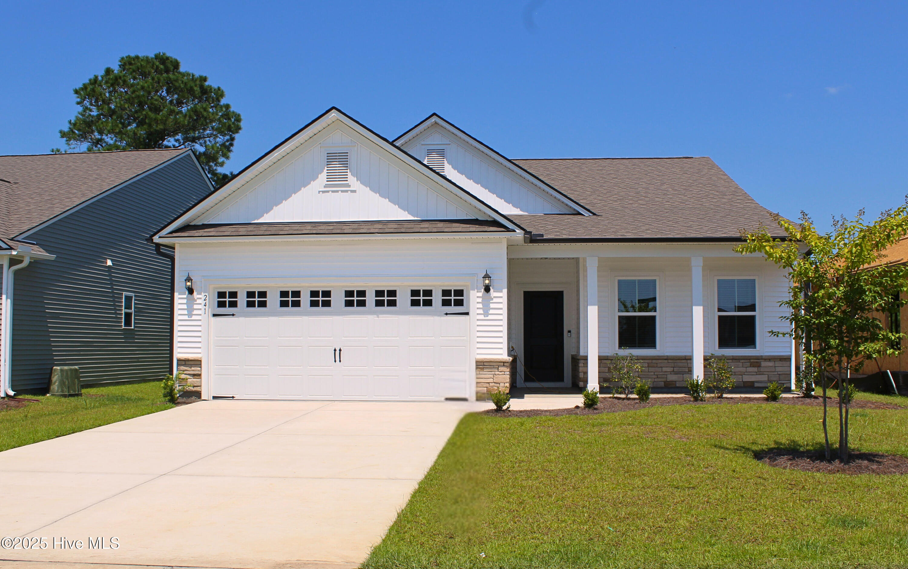 241 Eagle Claw Dr 4014 Property Photo 1