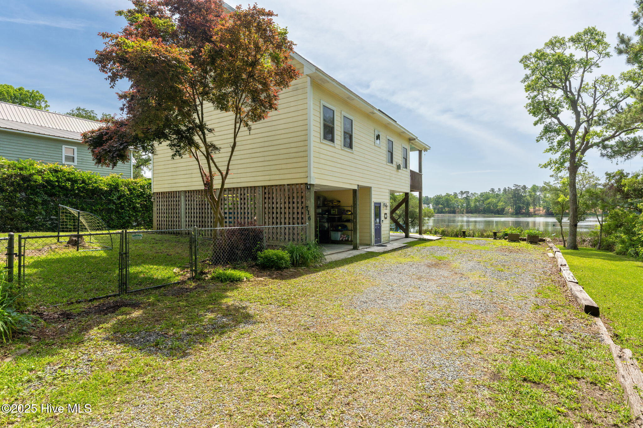 716 Bay Harbor Drive Property Photo 2