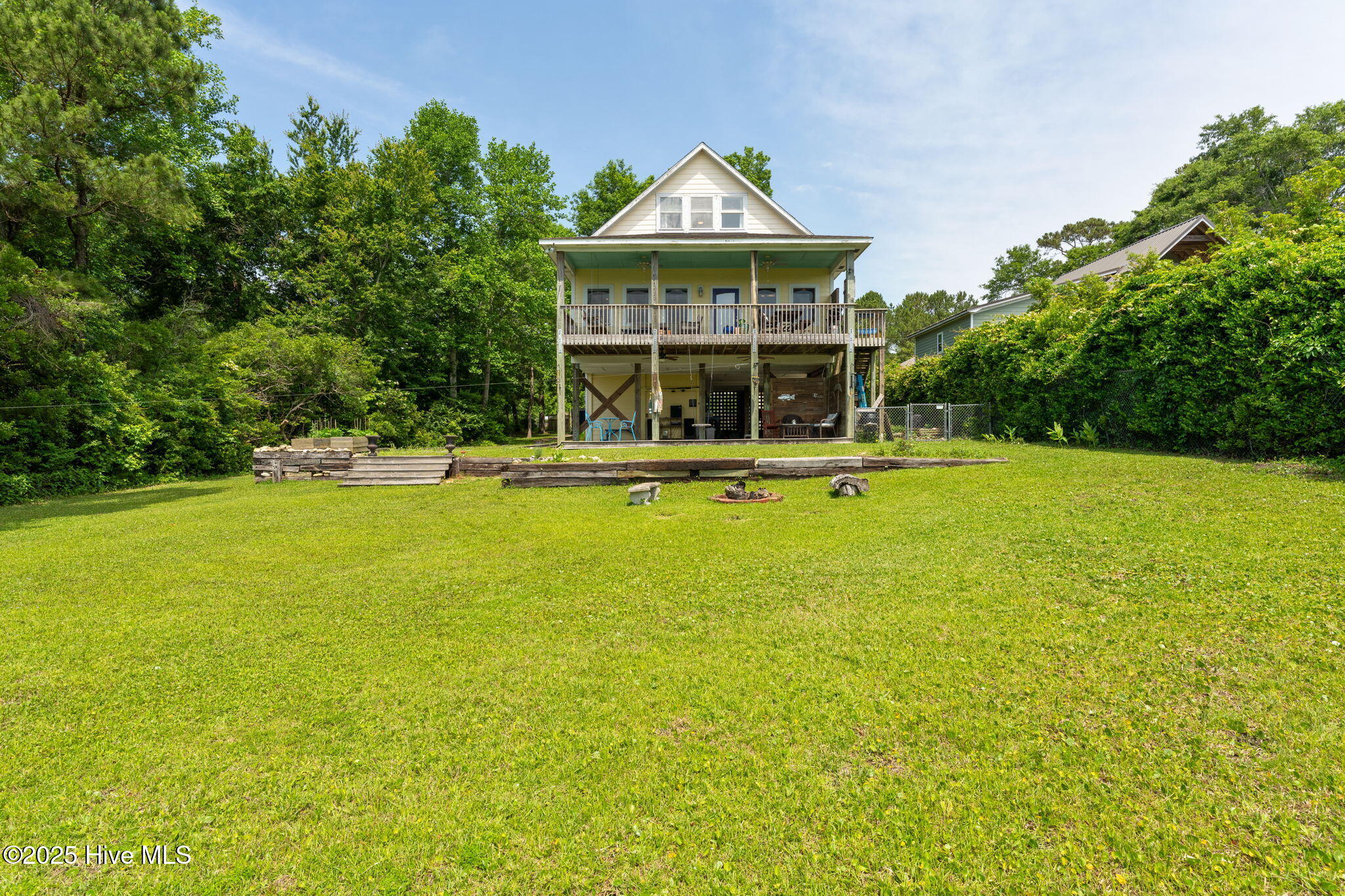 716 Bay Harbor Drive Property Photo 3