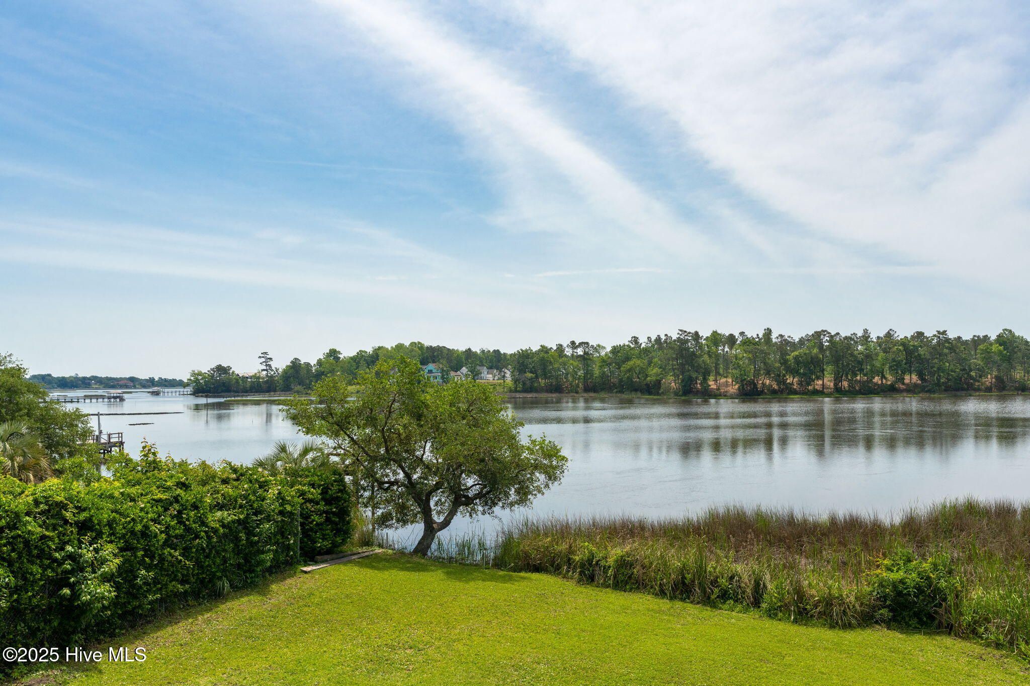 716 Bay Harbor Drive Property Photo 4