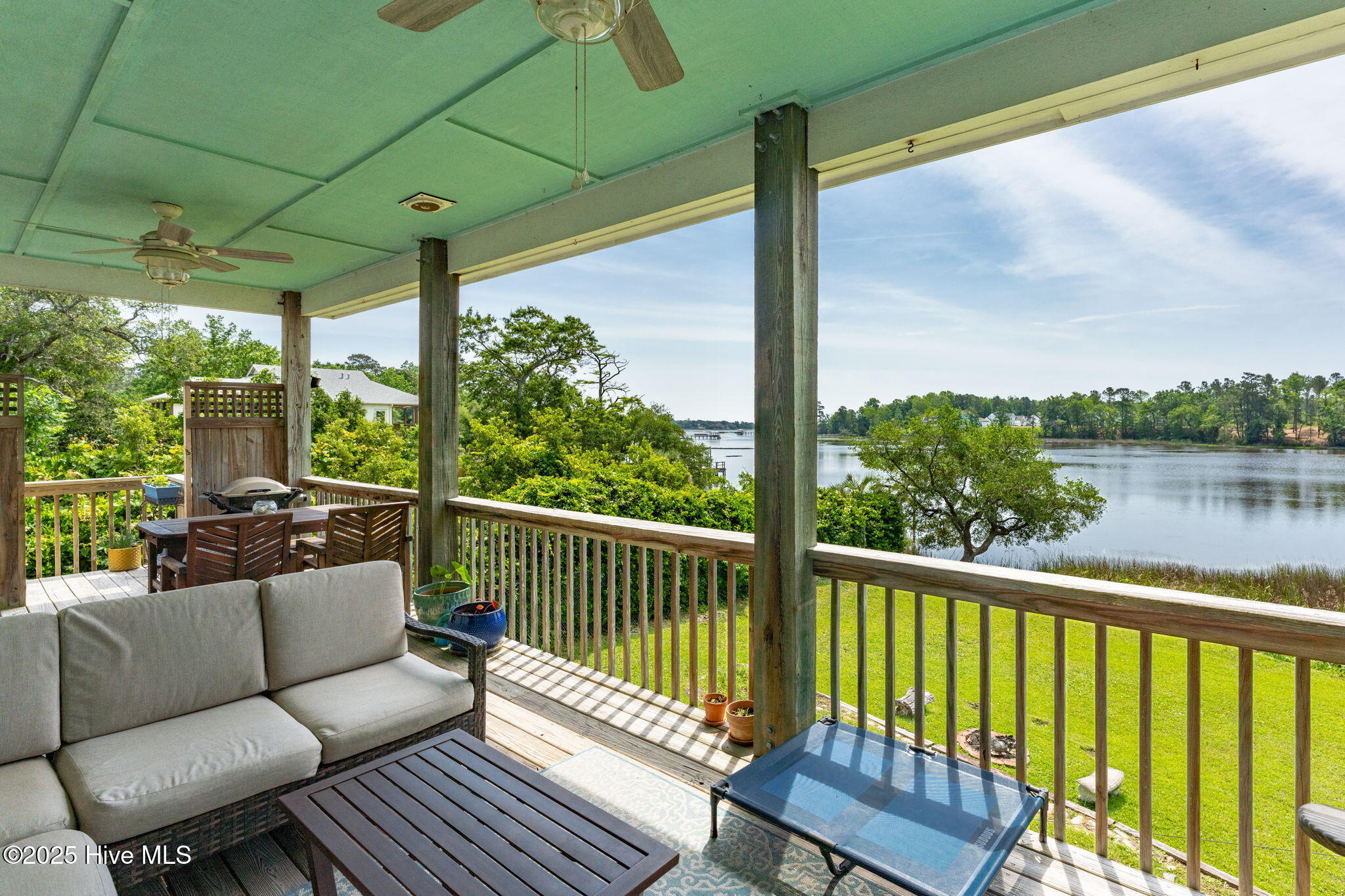 716 Bay Harbor Drive Property Photo 6