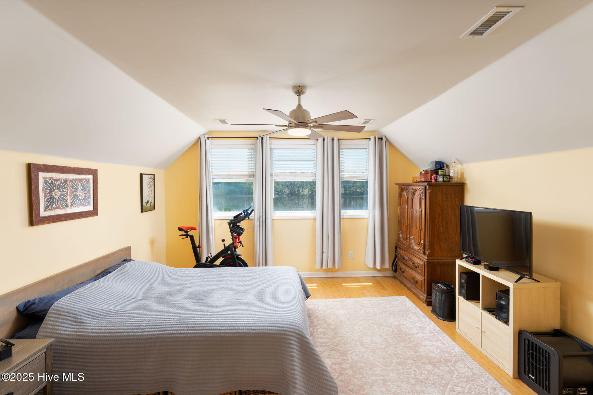 716 Bay Harbor Drive Property Photo 12