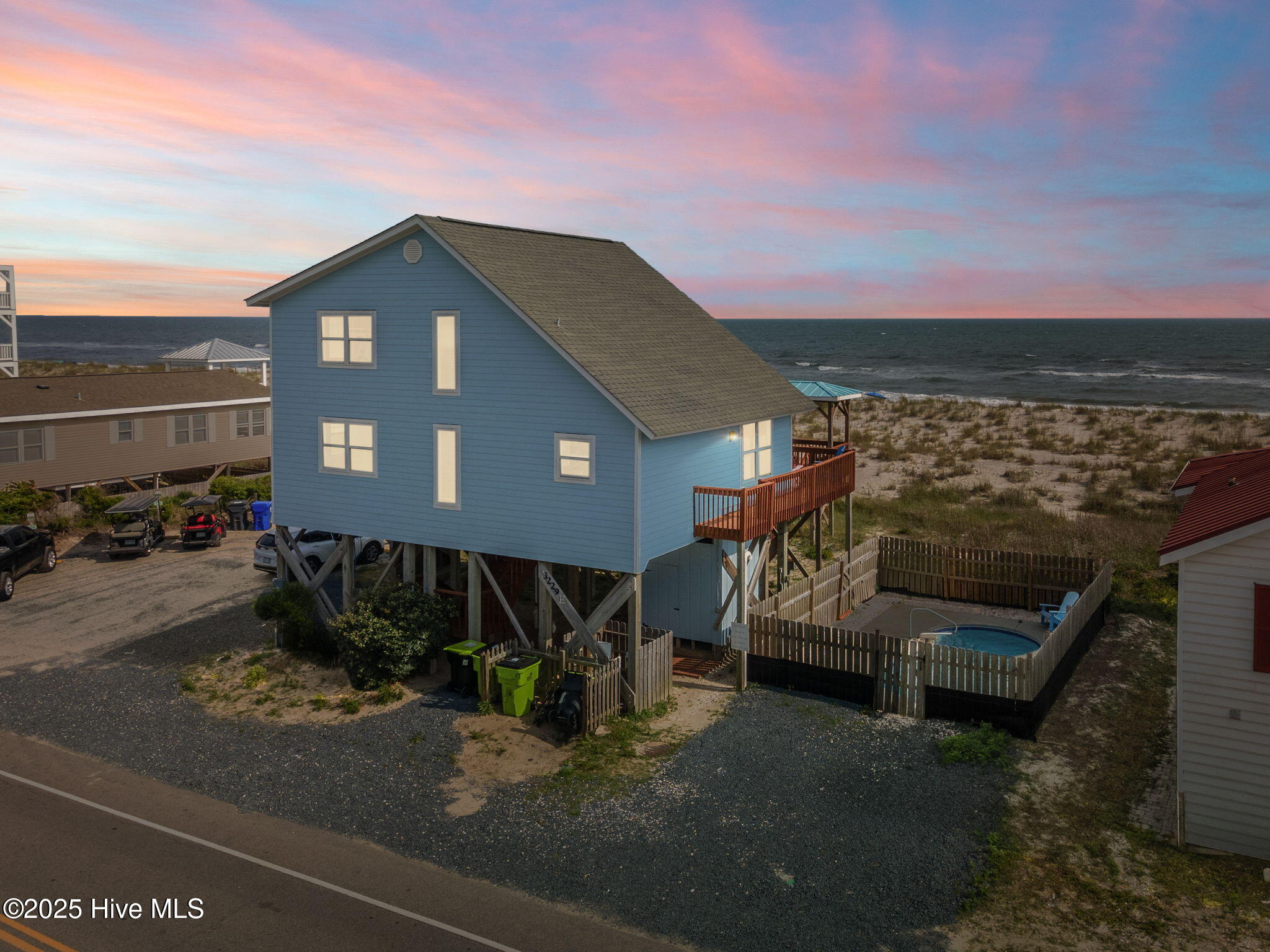 3229 E Beach Drive Property Photo 1