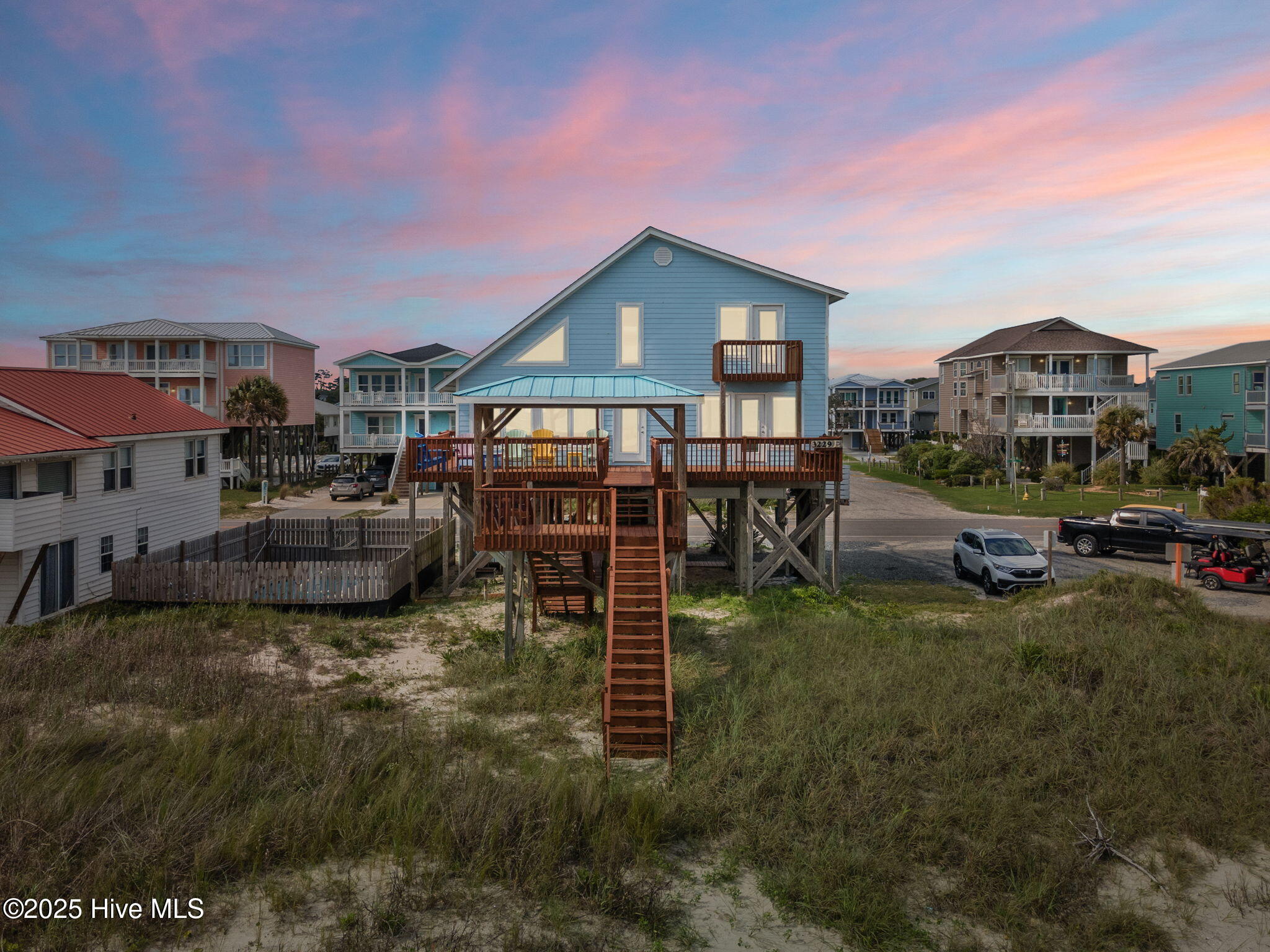 3229 E Beach Drive Property Photo 4