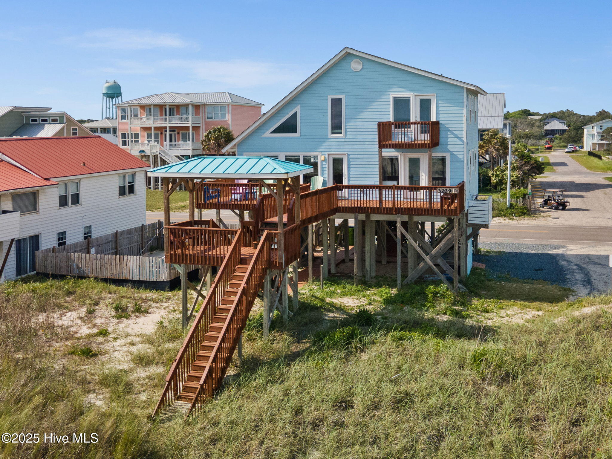 3229 E Beach Drive Property Photo 6