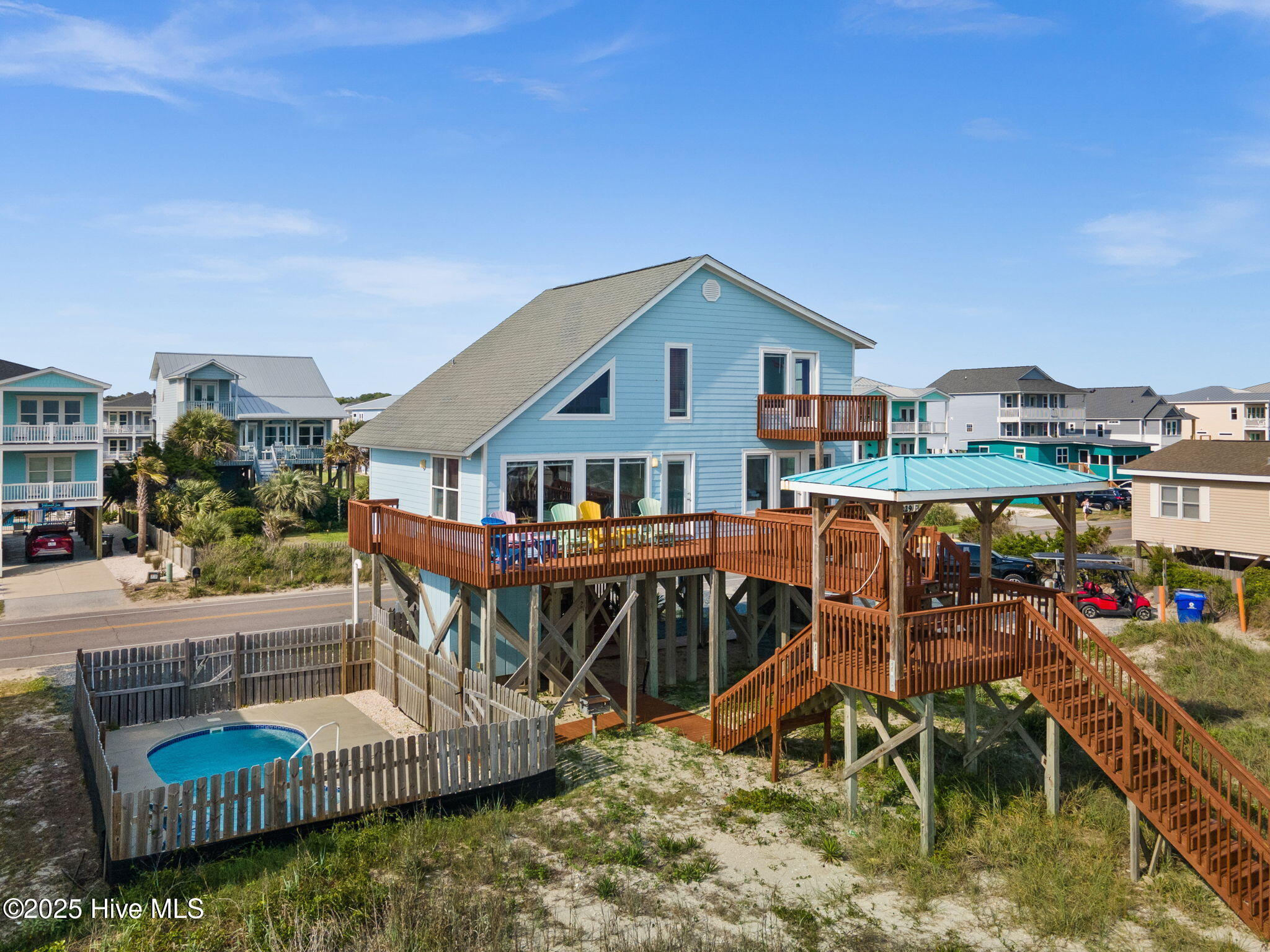 3229 E Beach Drive Property Photo 8