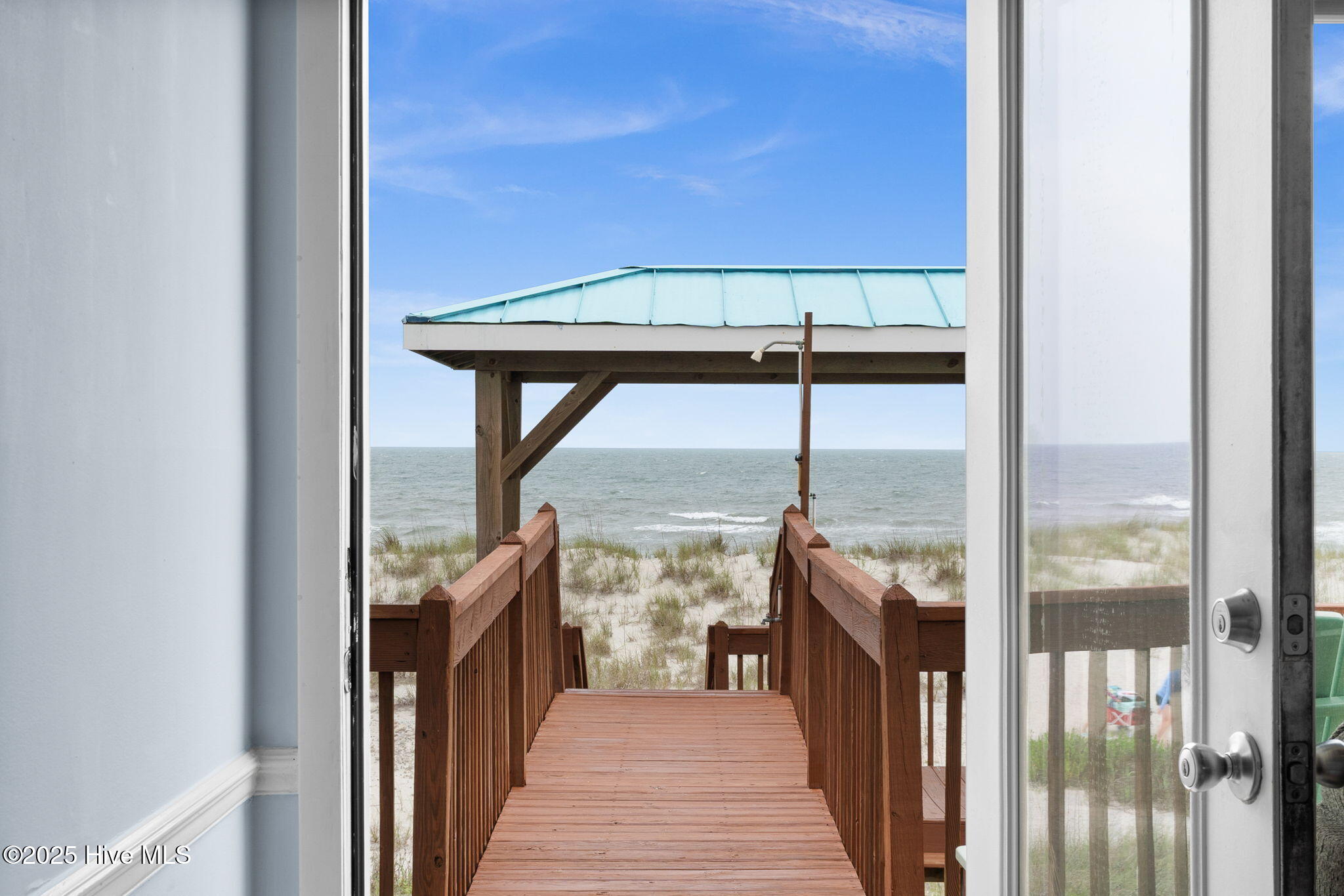 3229 E Beach Drive Property Photo 17
